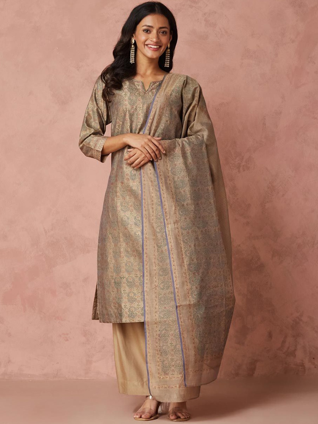 Fabindia Floral Printed Round Neck Three-Quarter Sleeves Cotton Silk Kurta With Dupatta, Beige
Fabindia Floral Printed Round Neck Three-Quarter Sleeves Cotton Silk Kurta With Dupatta, Beige