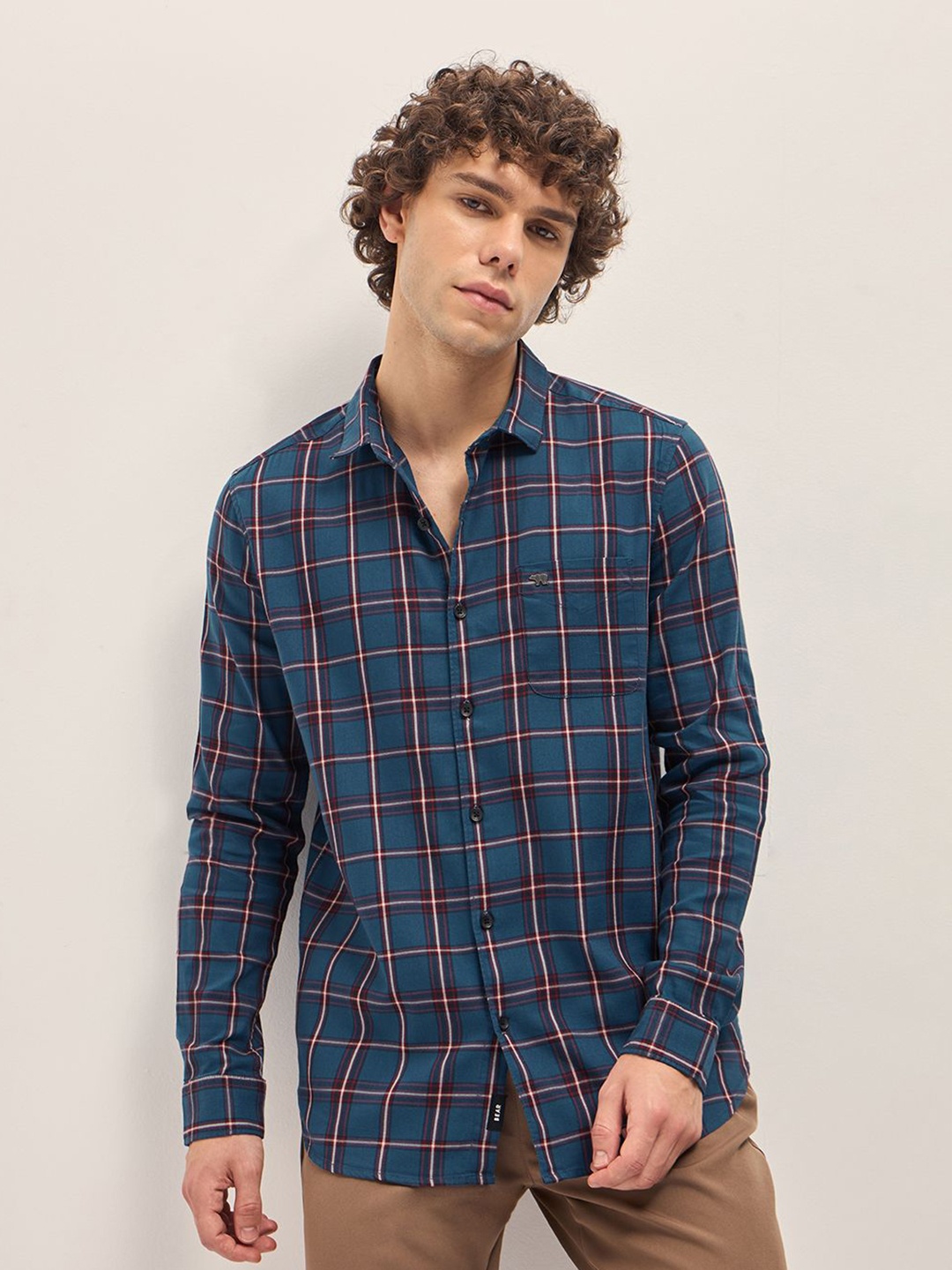 THE BEAR HOUSE Men Spread Collar Windowpane Checked Cotton Slim Fit Casual Shirt, Blue
THE BEAR HOUSE Men Spread Collar Windowpane Checked Cotton Slim Fit Casual Shirt, Blue