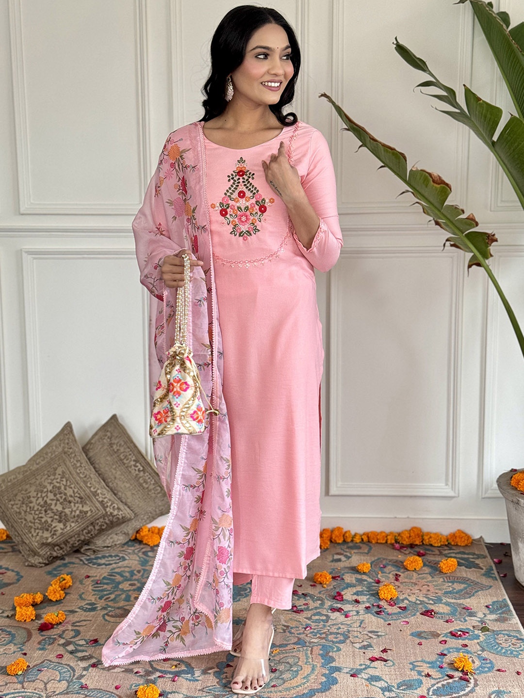 BESUCHER Floral Embroidered Round Neck Sequinned Straight Kurta With Trousers & Dupatta, Peach
BESUCHER Floral Embroidered Round Neck Sequinned Straight Kurta With Trousers & Dupatta, Peach