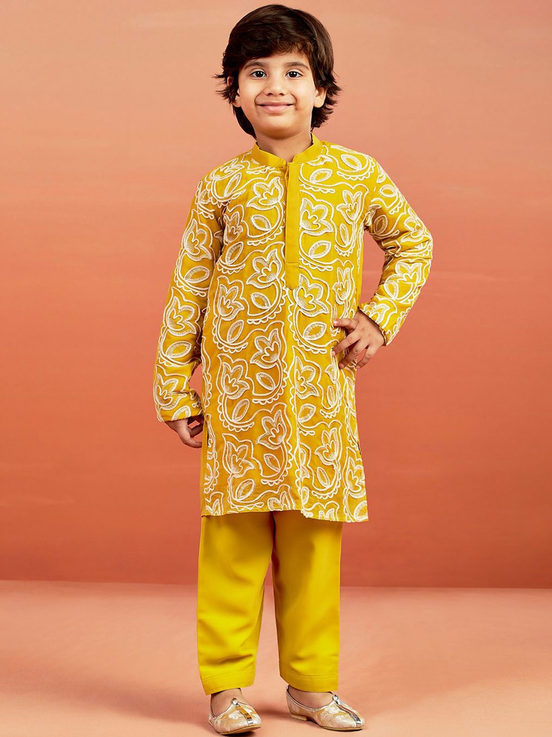 VASTRAMAY Boys Floral Embroidered Mandarin Collar Regular Georgette Kurta With Pyjama, Mustard
VASTRAMAY Boys Floral Embroidered Mandarin Collar Regular Georgette Kurta With Pyjama, Mustard