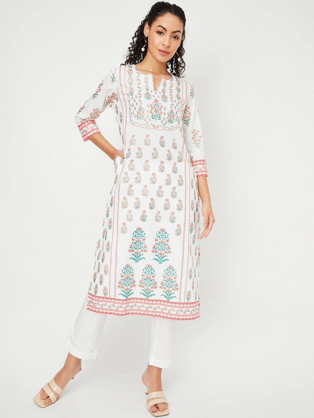 max Floral Printed Sequinned Straight Kurta With Trouser & Dupatta, Off white
max Floral Printed Sequinned Straight Kurta With Trouser & Dupatta, Off white