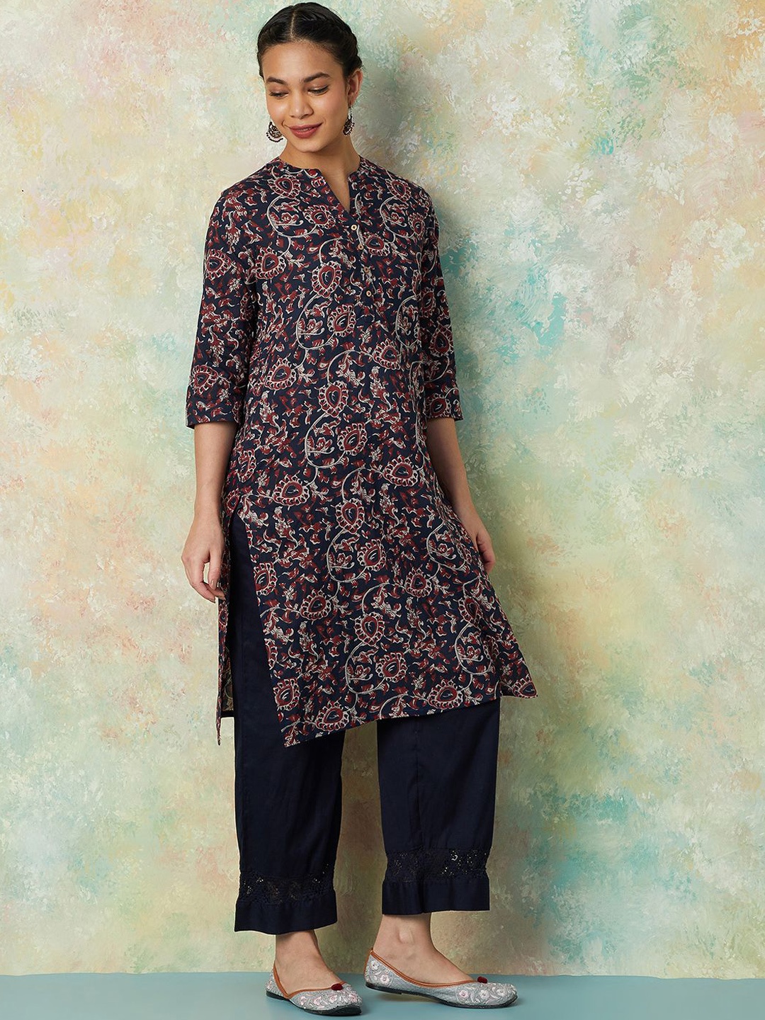 Melange by Lifestyle Ethnic Motifs Printed Mandarin Collar Pure Cotton Straight Kurta, Navy blue
Melange by Lifestyle Ethnic Motifs Printed Mandarin Collar Pure Cotton Straight Kurta, Navy blue