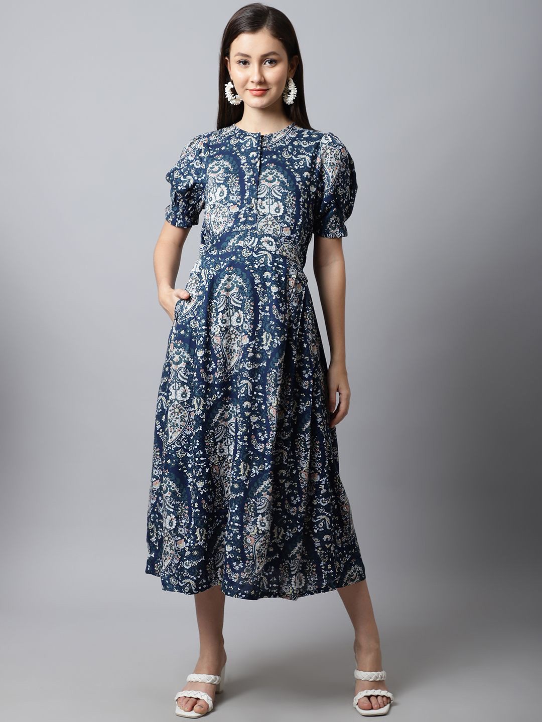 Moms Maternity Floral Print Round Neck Maternity Fit & Flare Midi Dress, Turquoise blue
Moms Maternity Floral Print Round Neck Maternity Fit & Flare Midi Dress, Turquoise blue