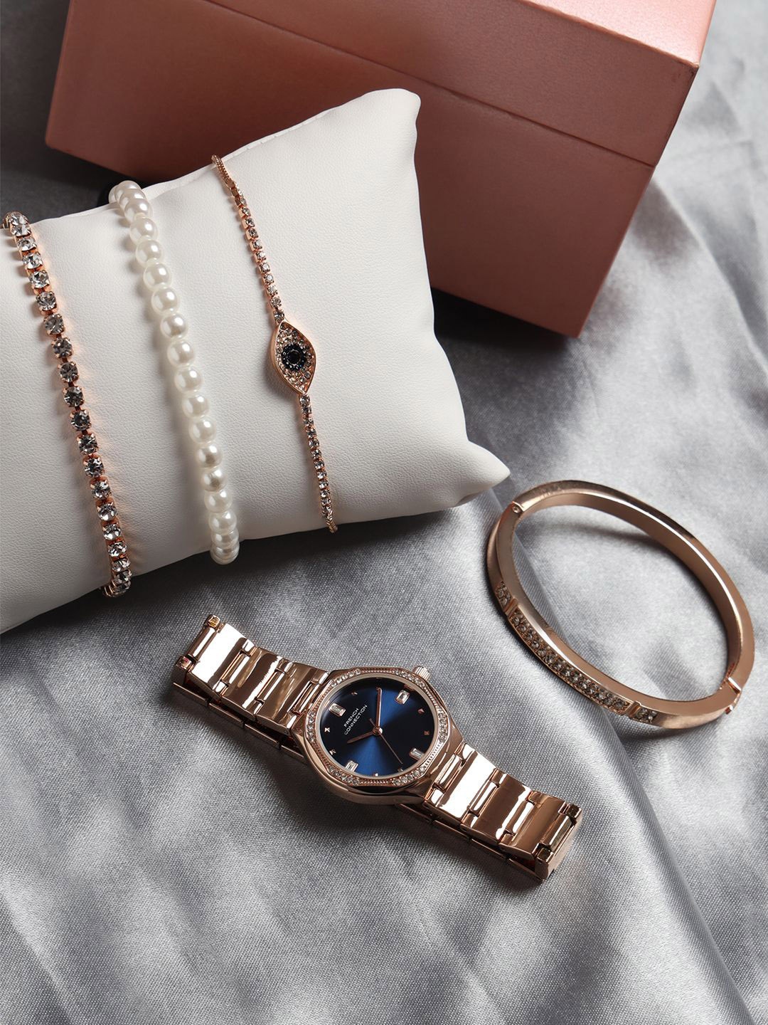 French Connection Women Embellished Dial & Stainless Steel Straps Analogue Watch FCB6URGM, Blue
French Connection Women Embellished Dial & Stainless Steel Straps Analogue Watch FCB6URGM, Blue