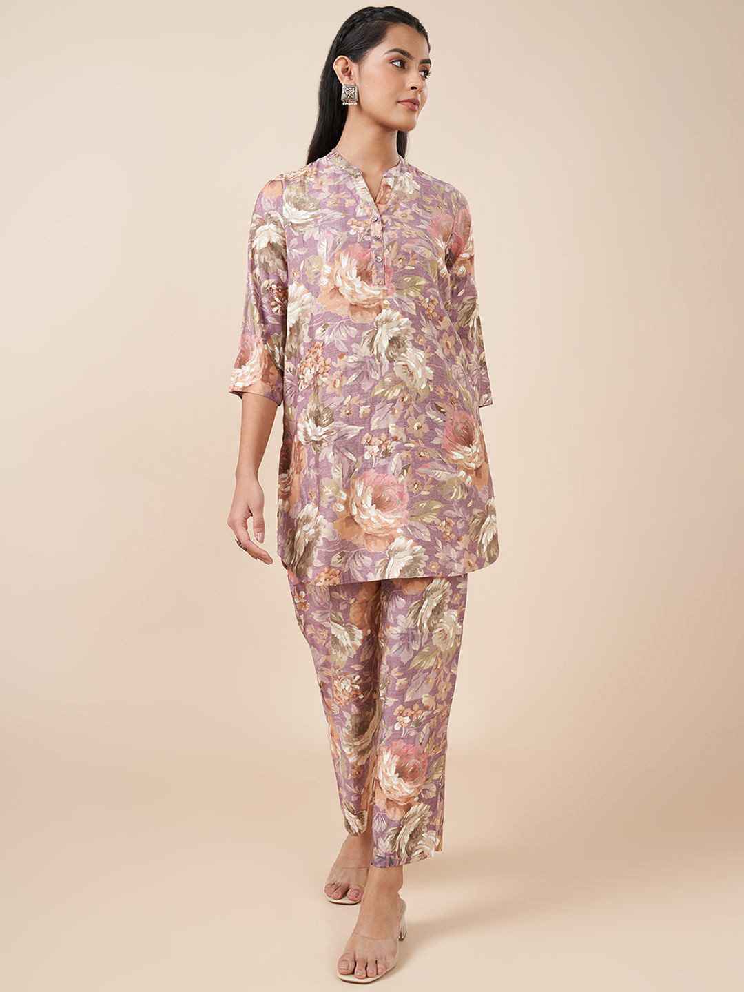 RANGMANCH BY PANTALOONS Floral Printed Mandarin Collar Straight Kurta With Trousers, Purple
RANGMANCH BY PANTALOONS Floral Printed Mandarin Collar Straight Kurta With Trousers, Purple