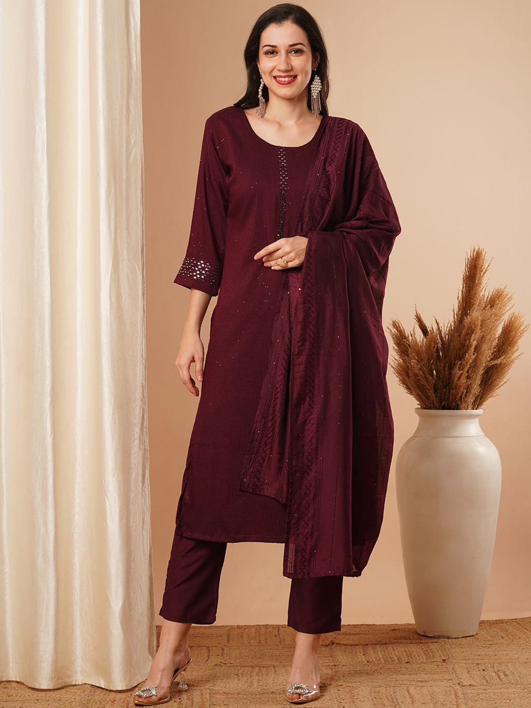 FASHOR Floral Embroidered Regular Mirror Work Straight Kurta with Trousers & Dupatta, Burgundy
FASHOR Floral Embroidered Regular Mirror Work Straight Kurta with Trousers & Dupatta, Burgundy