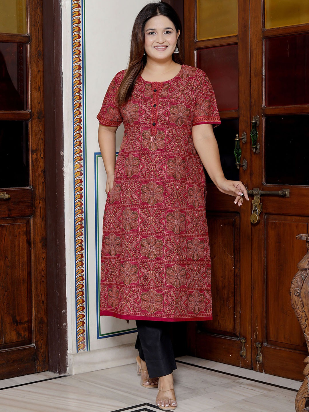 Jevi Prints Floral Printed Round Neck Short Sleeves Regular Pure Cotton Straight Kurta, Red
Jevi Prints Floral Printed Round Neck Short Sleeves Regular Pure Cotton Straight Kurta, Red