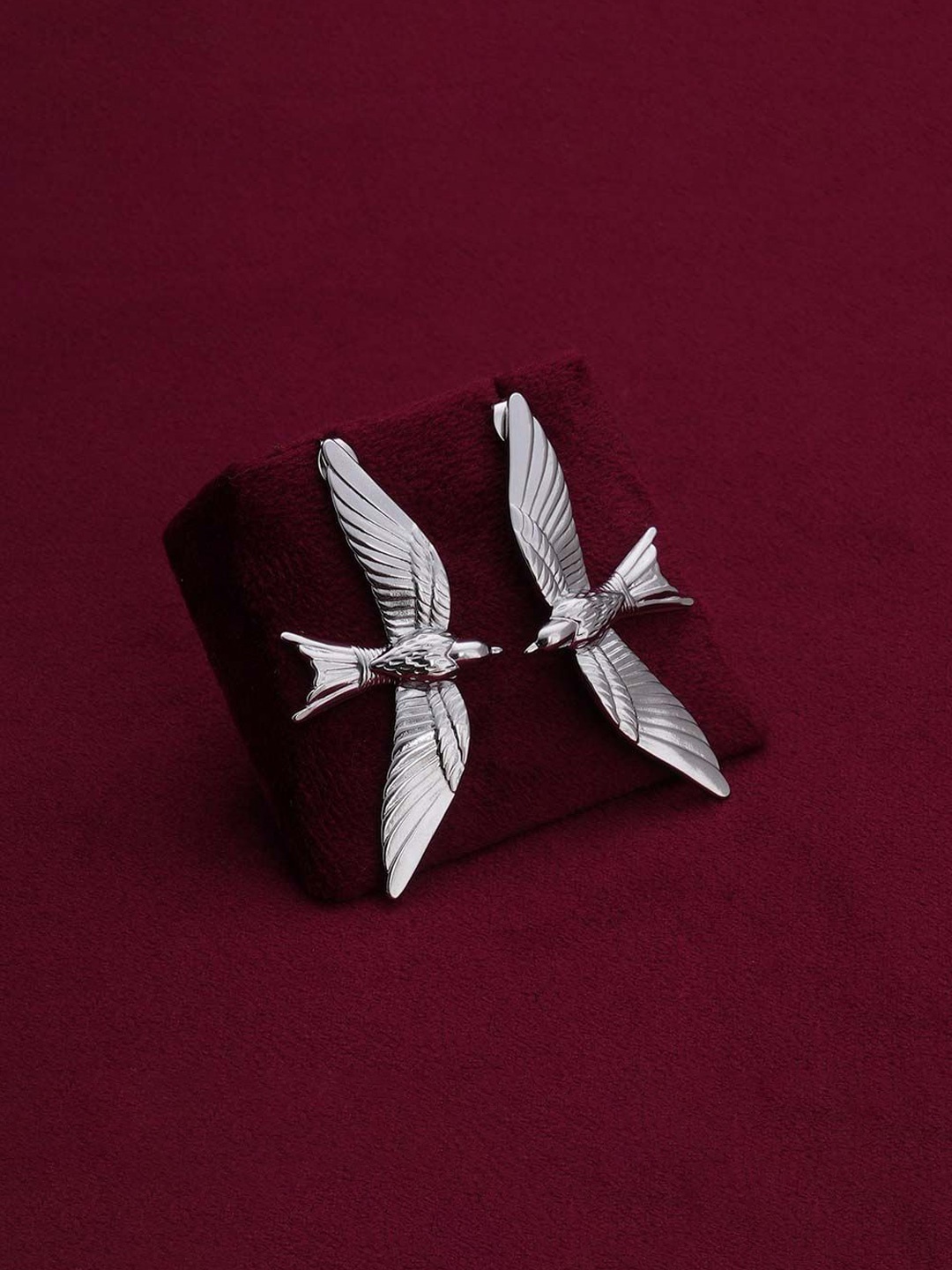 PALMONAS Silver-Plated Stainless Steel Anti-Tarnish Winged Grace Shaped Drop Earrings
PALMONAS Silver-Plated Stainless Steel Anti-Tarnish Winged Grace Shaped Drop Earrings