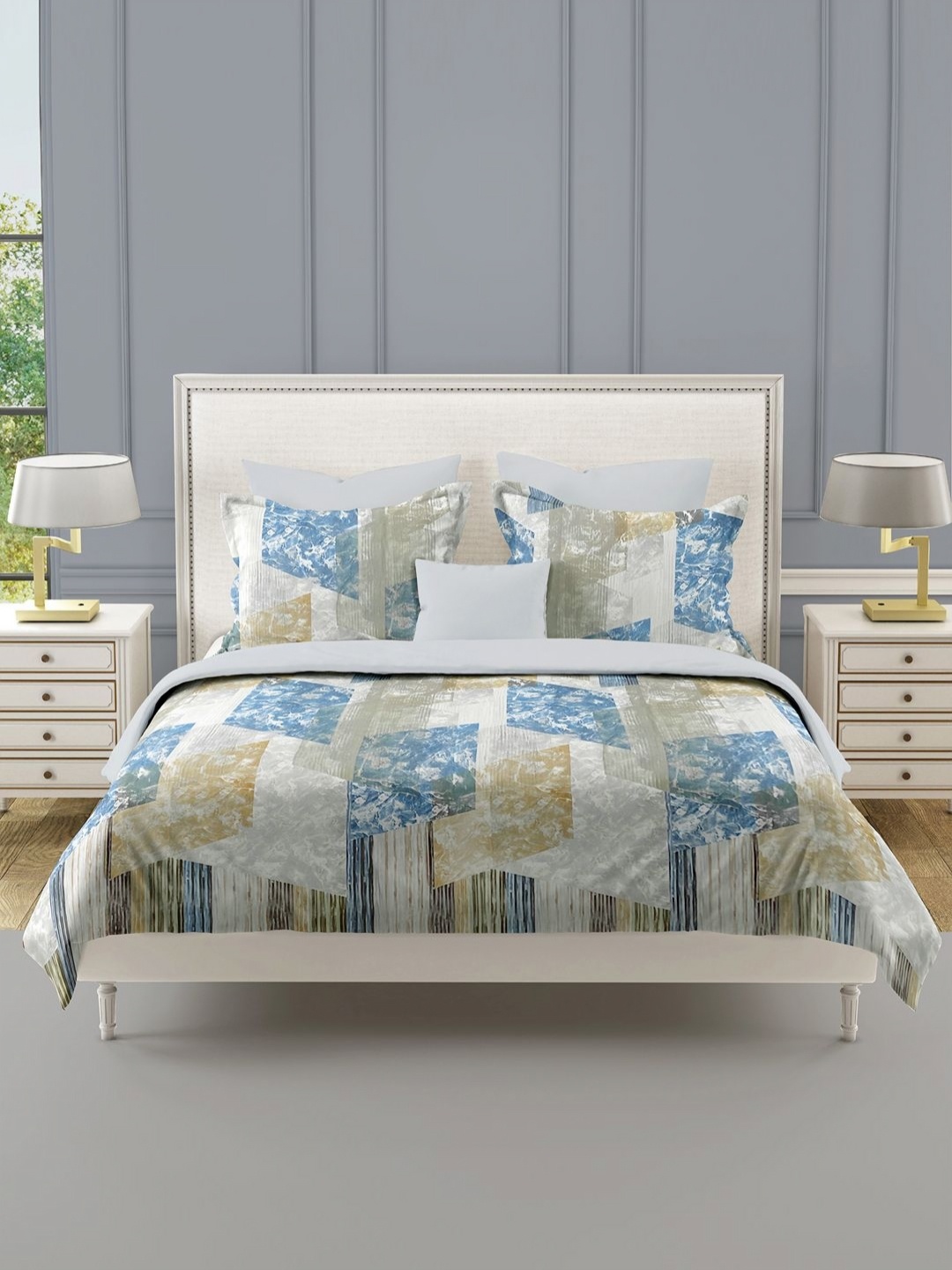 SWAYAM Blue & White Geometric Printed Cotton 210 TC King Bedsheet Set 2.28 m x 2.74 m
SWAYAM Blue & White Geometric Printed Cotton 210 TC King Bedsheet Set 2.28 m x 2.74 m