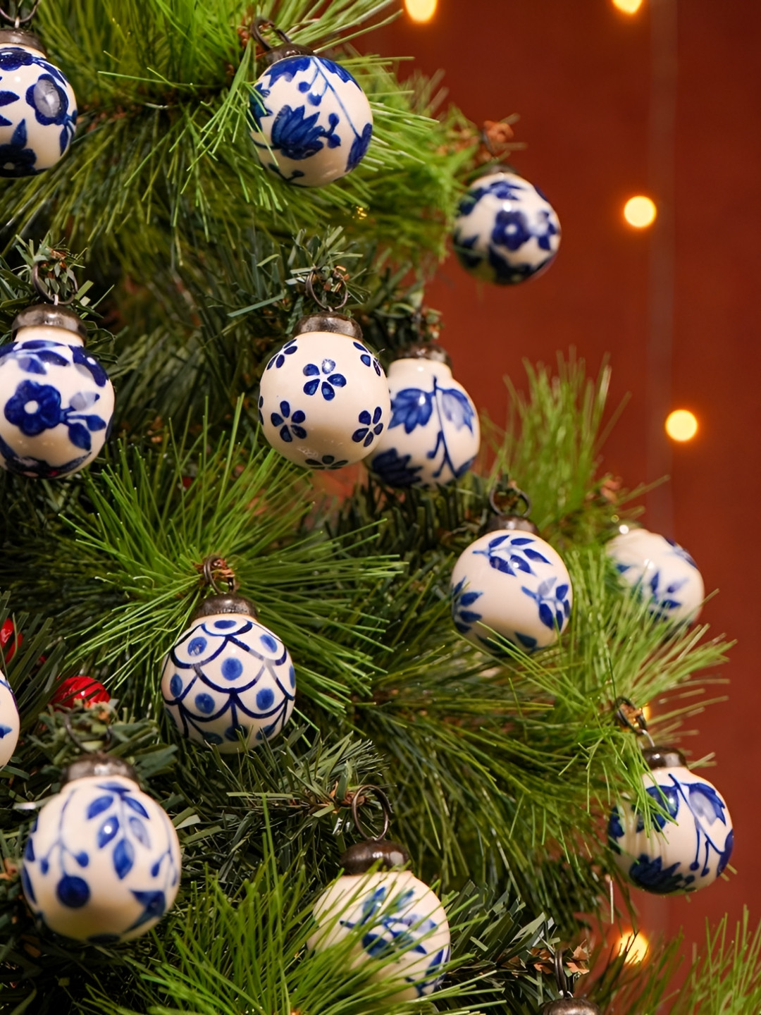 Indianshelf White & Blue 25 Pieces Floral Printed Ceramic Christmas Ornaments
Indianshelf White & Blue 25 Pieces Floral Printed Ceramic Christmas Ornaments