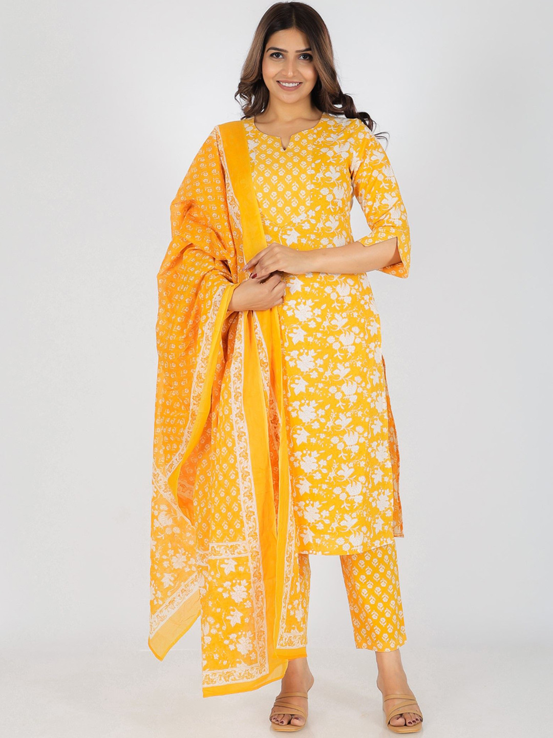 Aramya Floral Printed Round Neck Regular Pure Cotton Kurta With Trouser With Dupatta, Yellow
Aramya Floral Printed Round Neck Regular Pure Cotton Kurta With Trouser With Dupatta, Yellow