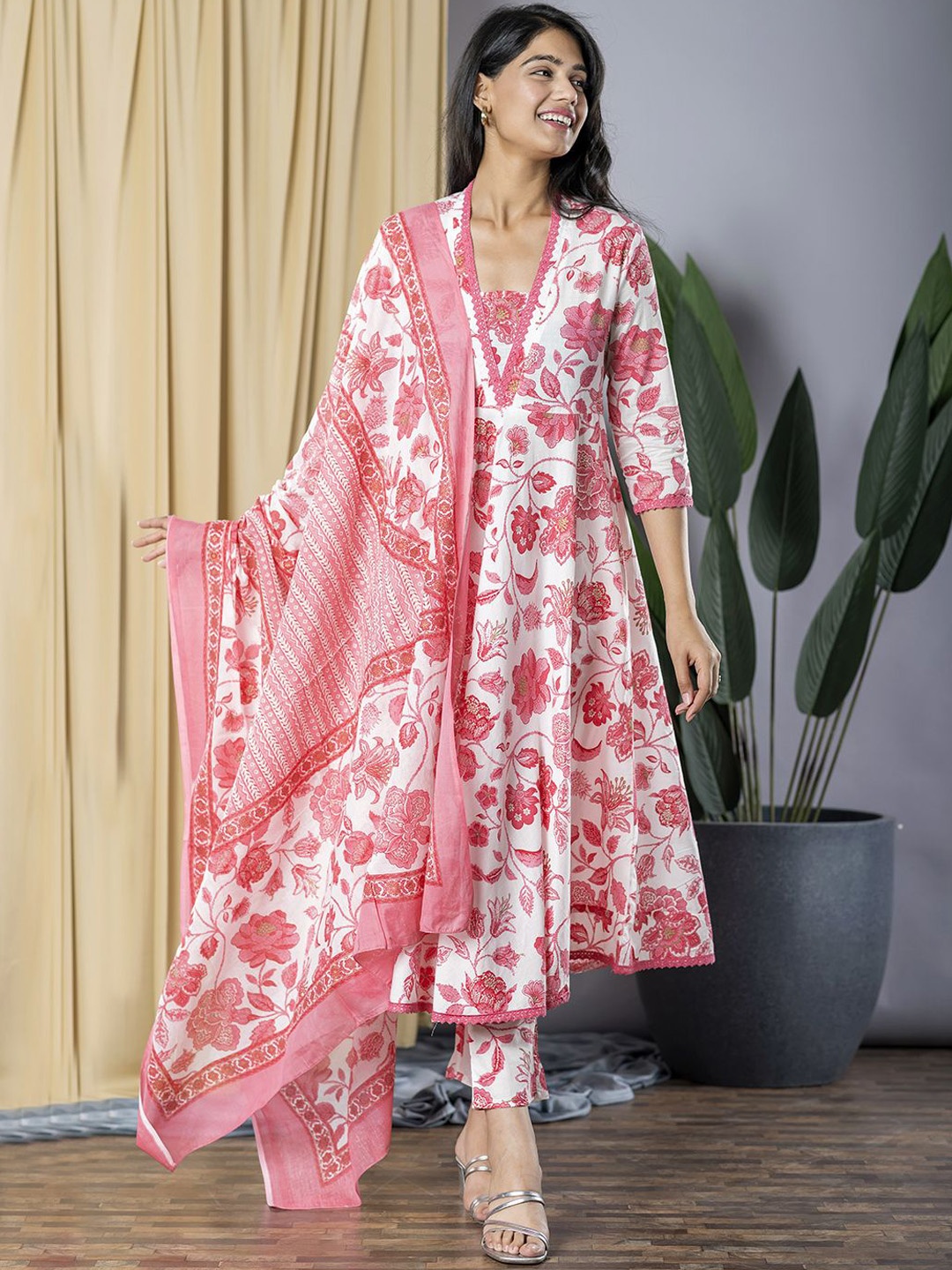 KALINI Women Floral Printed Regular Pure Cotton Kurta with Trousers & With Dupatta, Pink
KALINI Women Floral Printed Regular Pure Cotton Kurta with Trousers & With Dupatta, Pink
