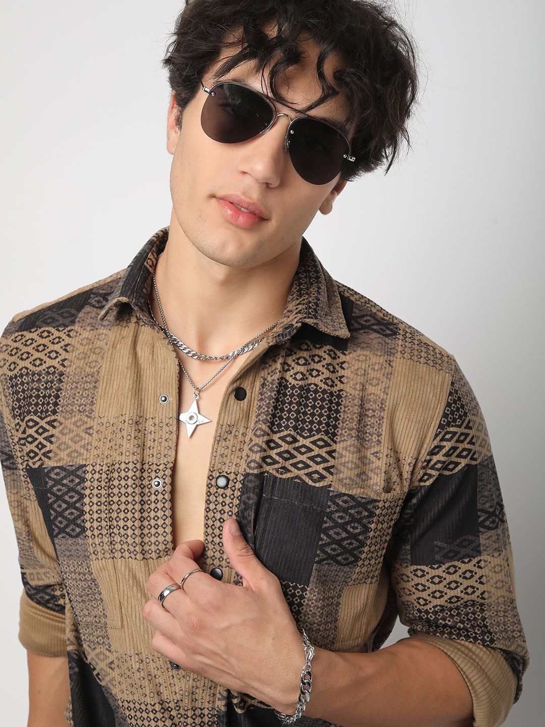 VASTRADO Men Classic Spread Collar Geometric Printed Cotton Slim Fit Casual Shirt, Brown
VASTRADO Men Classic Spread Collar Geometric Printed Cotton Slim Fit Casual Shirt, Brown