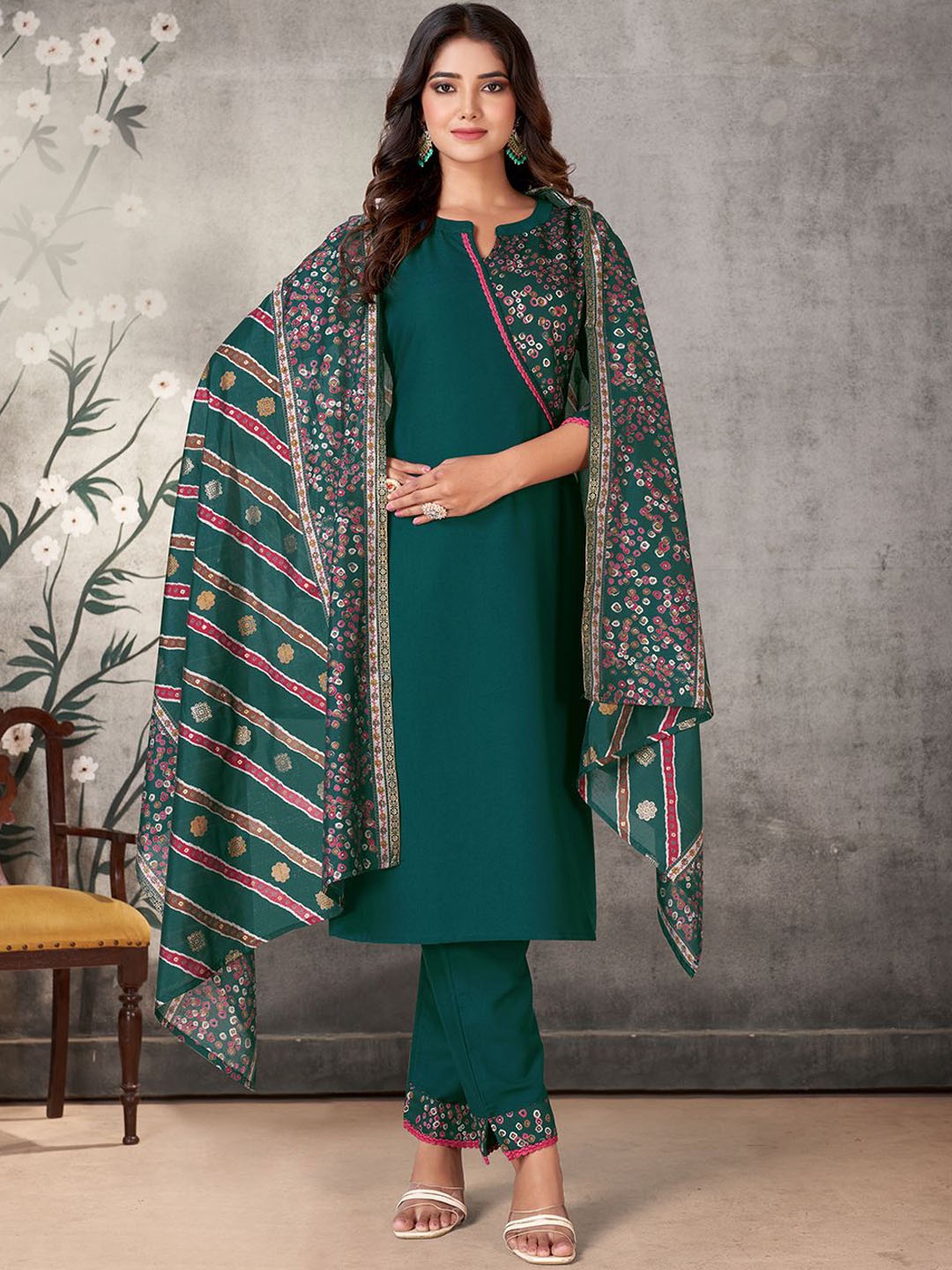 KALINI Ethnic Motifs Printed Gotta Patti Straight Kurta with Palazzos & Dupatta, Green
KALINI Ethnic Motifs Printed Gotta Patti Straight Kurta with Palazzos & Dupatta, Green