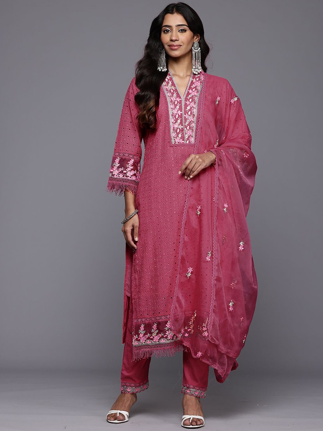 Varanga Women Floral Embroidered Regular Thread Work Kurta with Trousers & With Dupatta, Coral
Varanga Women Floral Embroidered Regular Thread Work Kurta with Trousers & With Dupatta, Coral