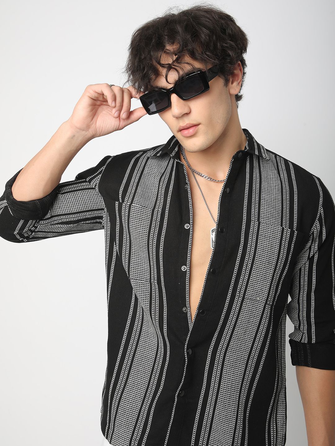 VASTRADO Men Classic Spread Collar Multi Striped Cotton Slim Fit Casual Shirt, Black
VASTRADO Men Classic Spread Collar Multi Striped Cotton Slim Fit Casual Shirt, Black