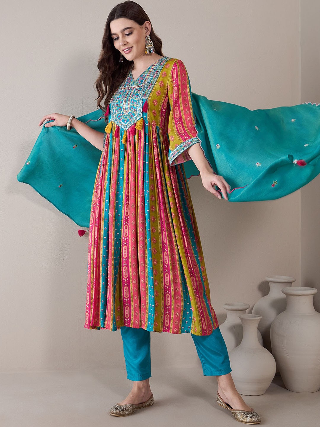 Anouk Floral Embroidered Panelled Mirror Work Anarkali Kurta with Palazzos & Dupatta, Navy blue
Anouk Floral Embroidered Panelled Mirror Work Anarkali Kurta with Palazzos & Dupatta, Navy blue