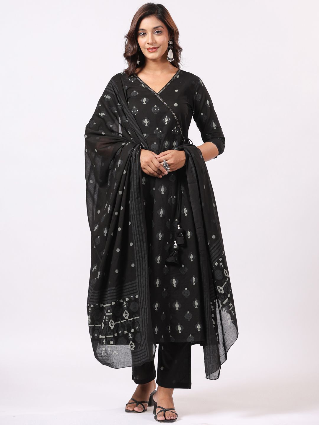 PIROH Women Printed Angrakha Sequinned Pure Cotton Kurta with Trousers & With Dupatta, Black
PIROH Women Printed Angrakha Sequinned Pure Cotton Kurta with Trousers & With Dupatta, Black