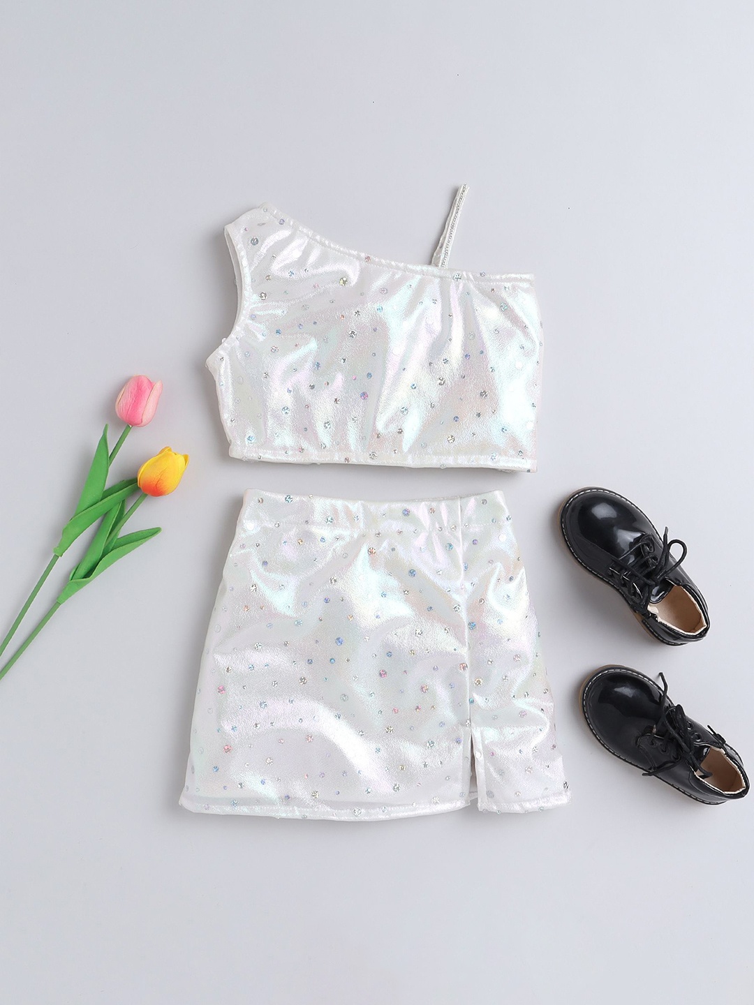 taffykids Girls Rhinestone Studded Embellished Asymmetric Neck Top With Slit Skirt, Off white
taffykids Girls Rhinestone Studded Embellished Asymmetric Neck Top With Slit Skirt, Off white