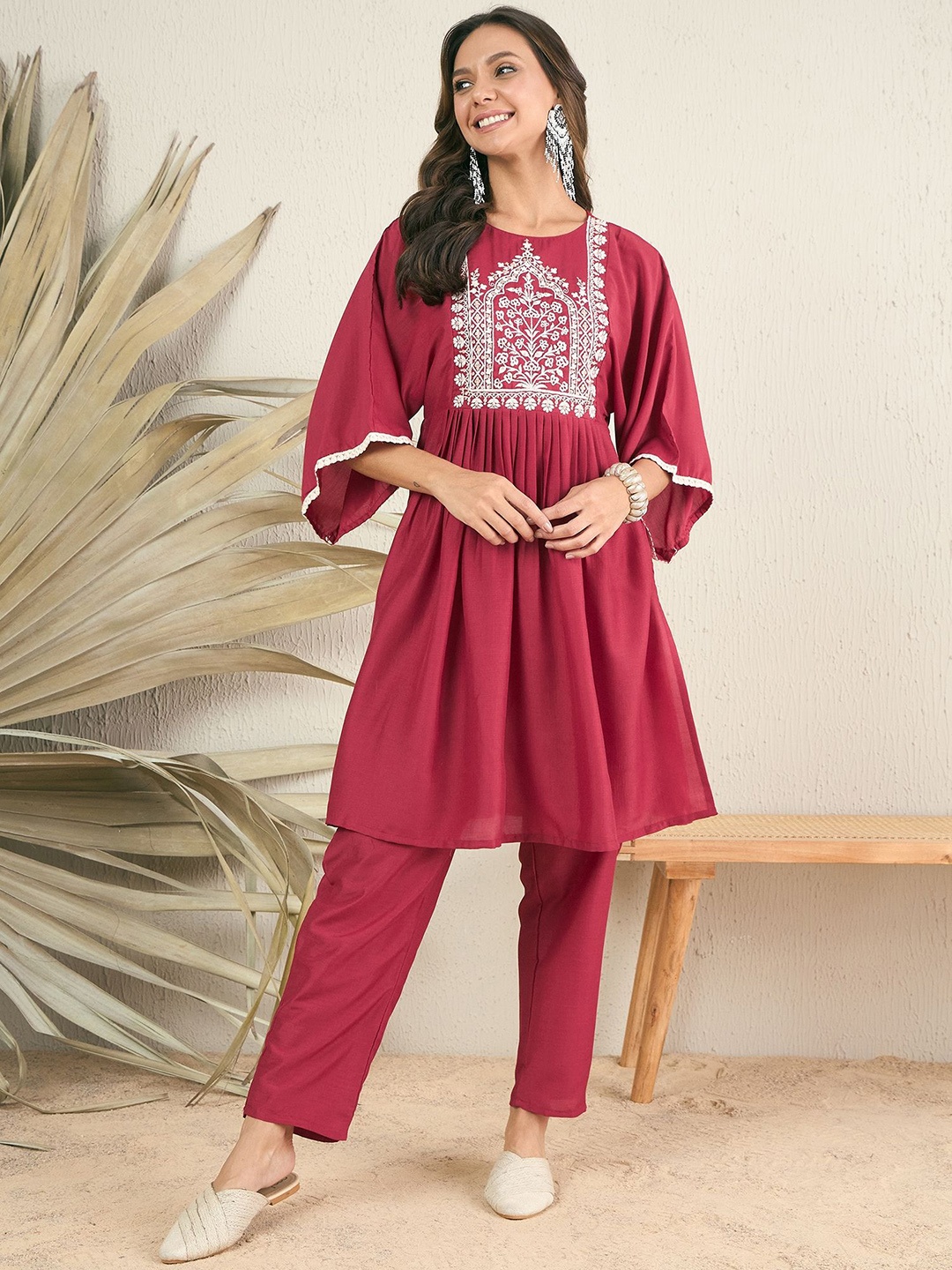 MASSTANI BY INDDUS Floral Yoke Design Pleated Thread Work A-Line Kurta with Trousers, Red
MASSTANI BY INDDUS Floral Yoke Design Pleated Thread Work A-Line Kurta with Trousers, Red
