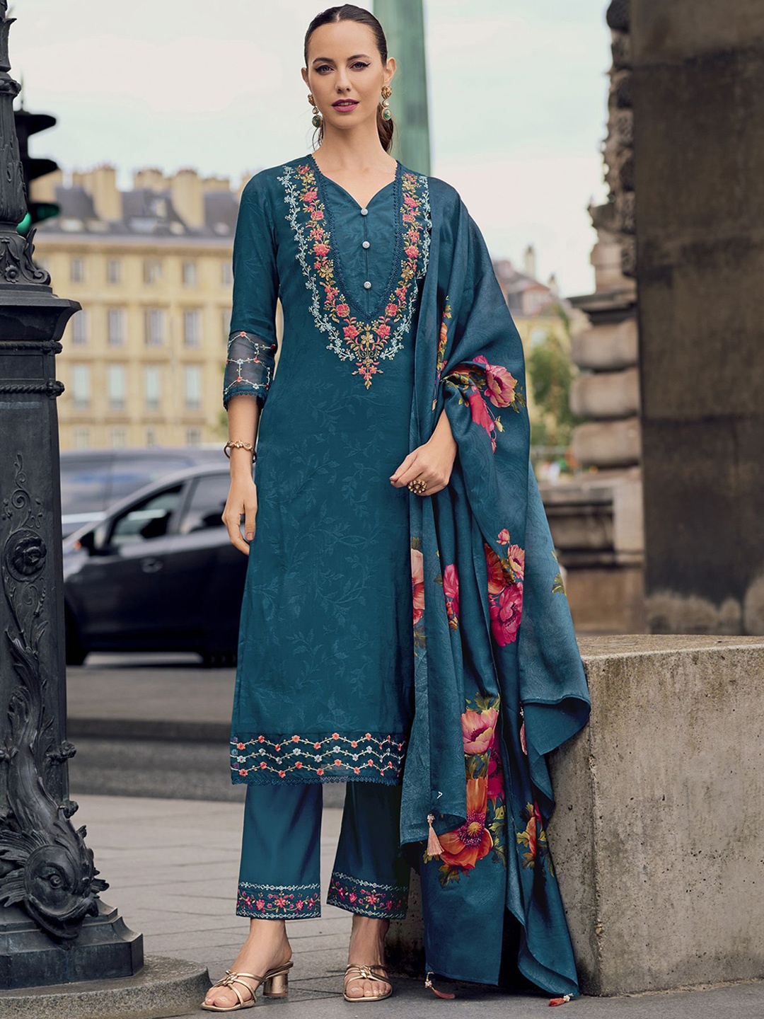 MOJILAA Floral Embroidered Beads and Stones Straight Kurta With Trousers & Dupatta, Teal
MOJILAA Floral Embroidered Beads and Stones Straight Kurta With Trousers & Dupatta, Teal