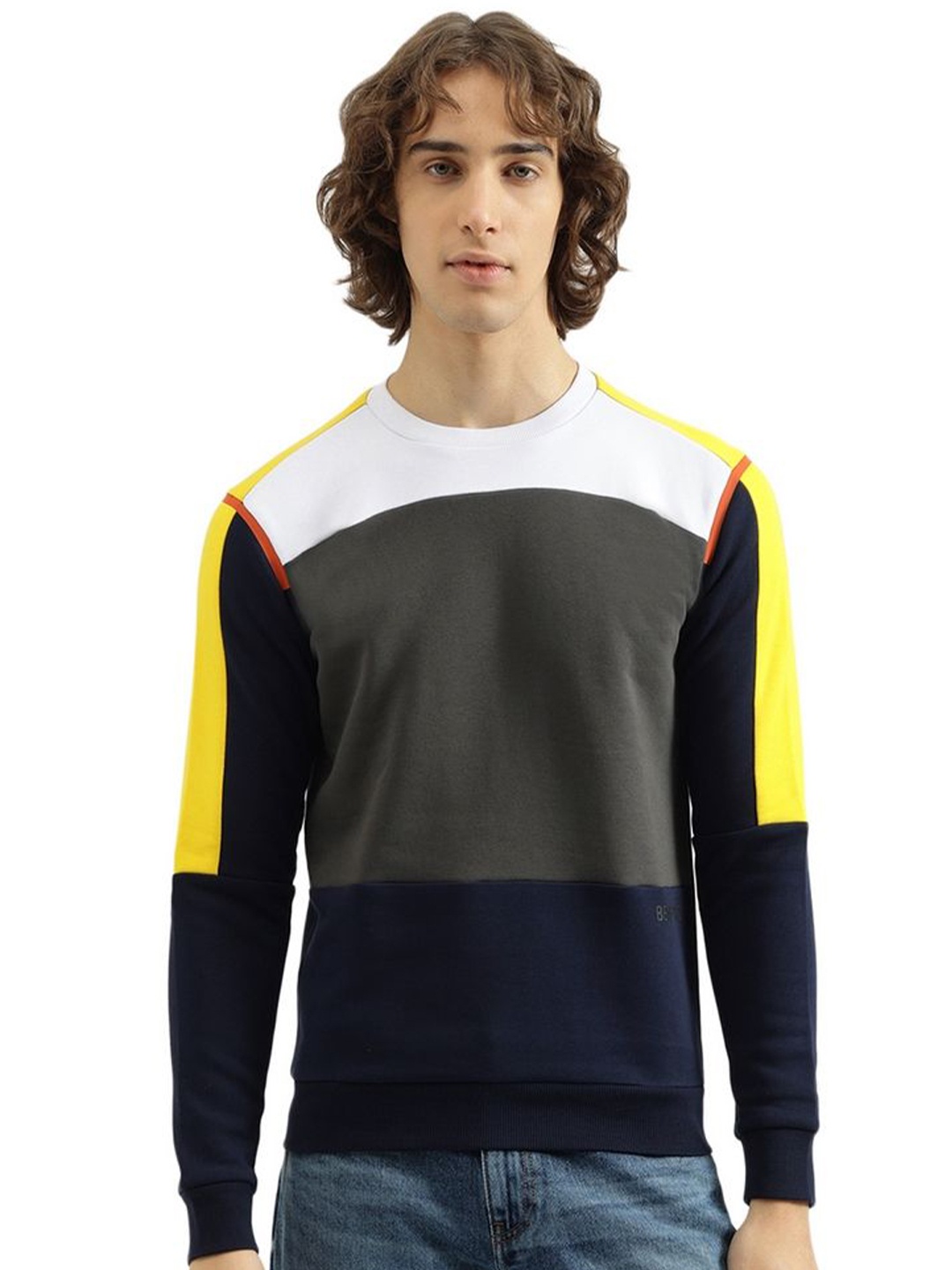 United Colors of Benetton Men Colourblocked Round Neck Cotton Pullover Sweatshirt, Grey
United Colors of Benetton Men Colourblocked Round Neck Cotton Pullover Sweatshirt, Grey