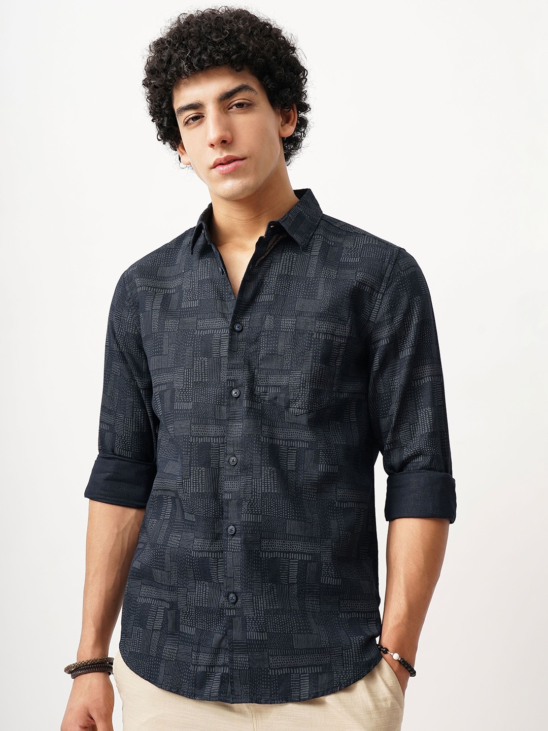 British Club Men Comfort Spread Collar Abstract Printed Cotton Slim Fit Casual Shirt, Navy blue
British Club Men Comfort Spread Collar Abstract Printed Cotton Slim Fit Casual Shirt, Navy blue
