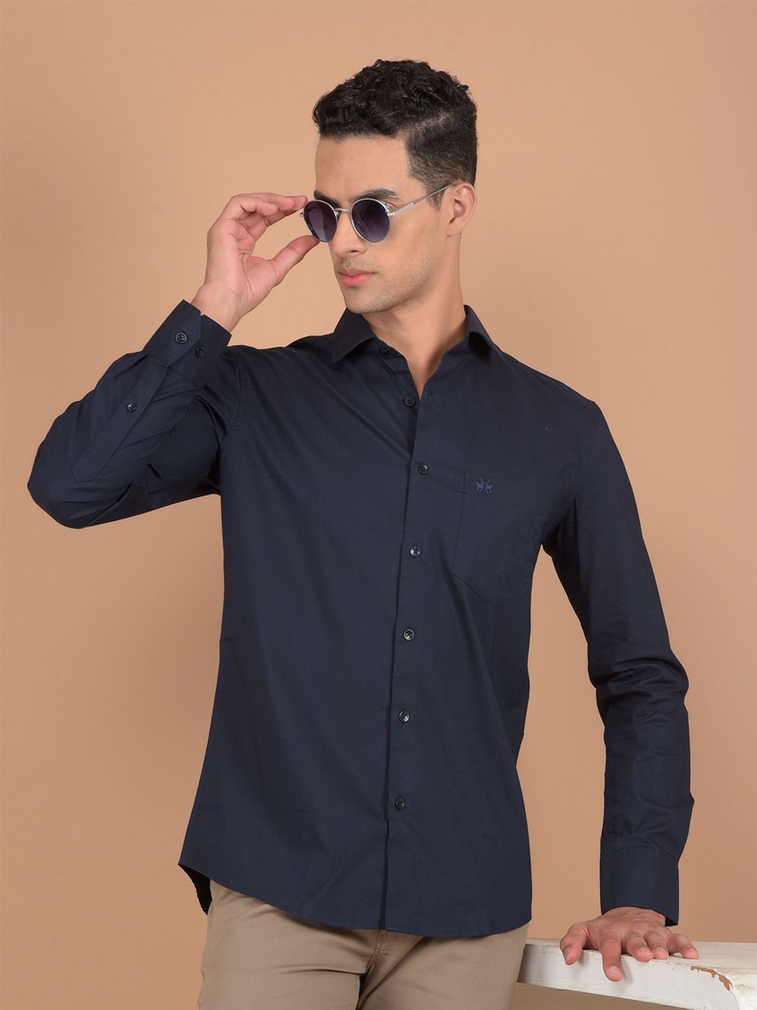 Crimsoune Club Men Smart Spread Collar Vertical Striped Cotton Slim Fit Casual Shirt, Navy blue
Crimsoune Club Men Smart Spread Collar Vertical Striped Cotton Slim Fit Casual Shirt, Navy blue