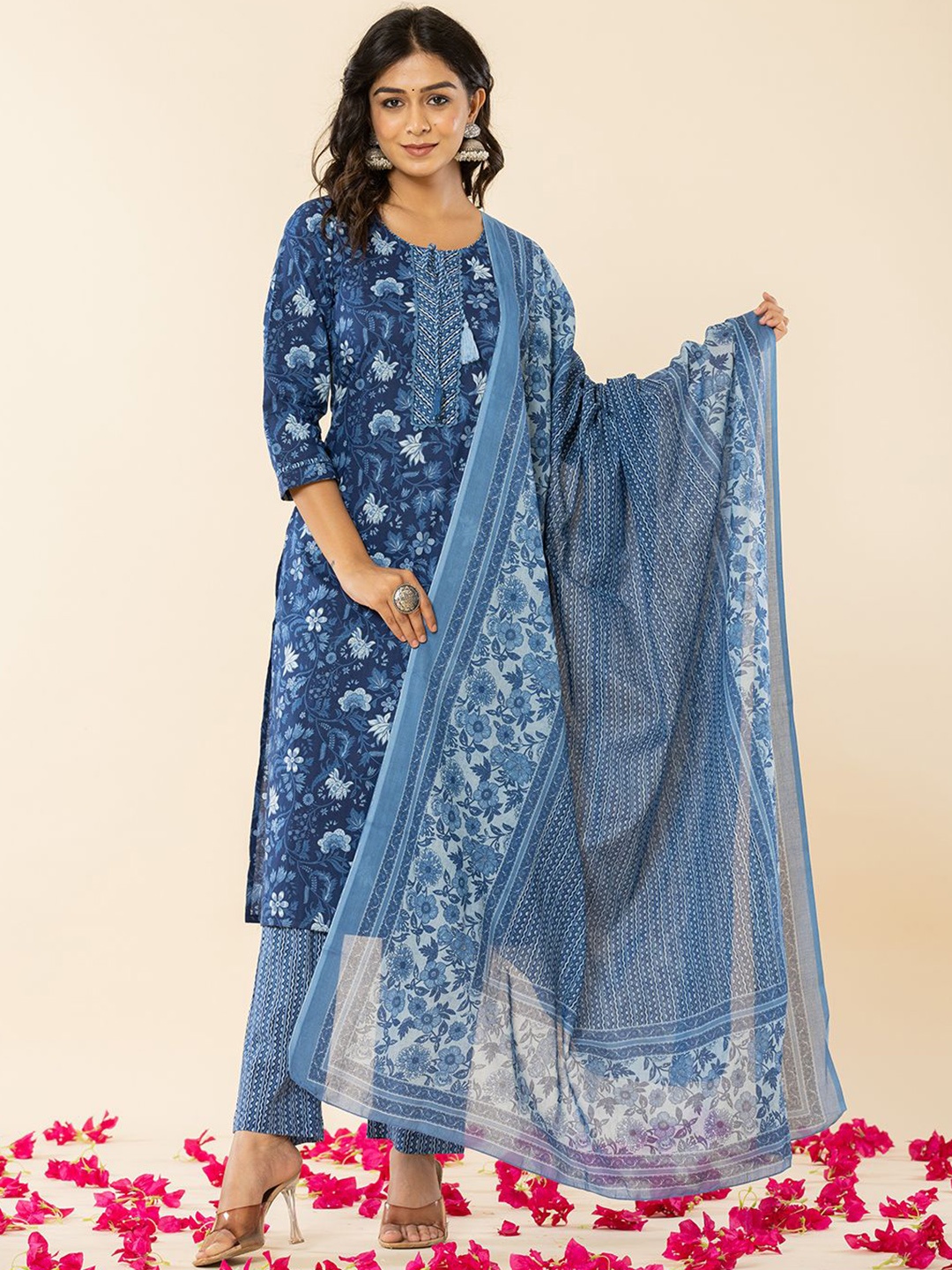 Yufta Floral Printed Round Neck Regular Pure Cotton Kurta With Trouser With Dupatta, Blue
Yufta Floral Printed Round Neck Regular Pure Cotton Kurta With Trouser With Dupatta, Blue