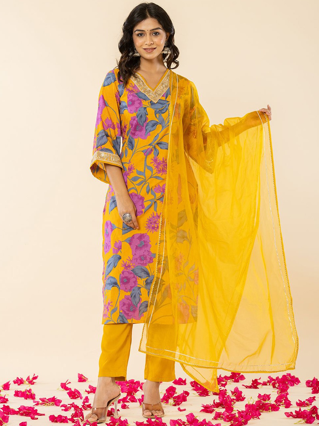 Yufta Floral Printed Regular Thread Work Pure Cotton Kurta With Trouser With Dupatta, Mustard
Yufta Floral Printed Regular Thread Work Pure Cotton Kurta With Trouser With Dupatta, Mustard