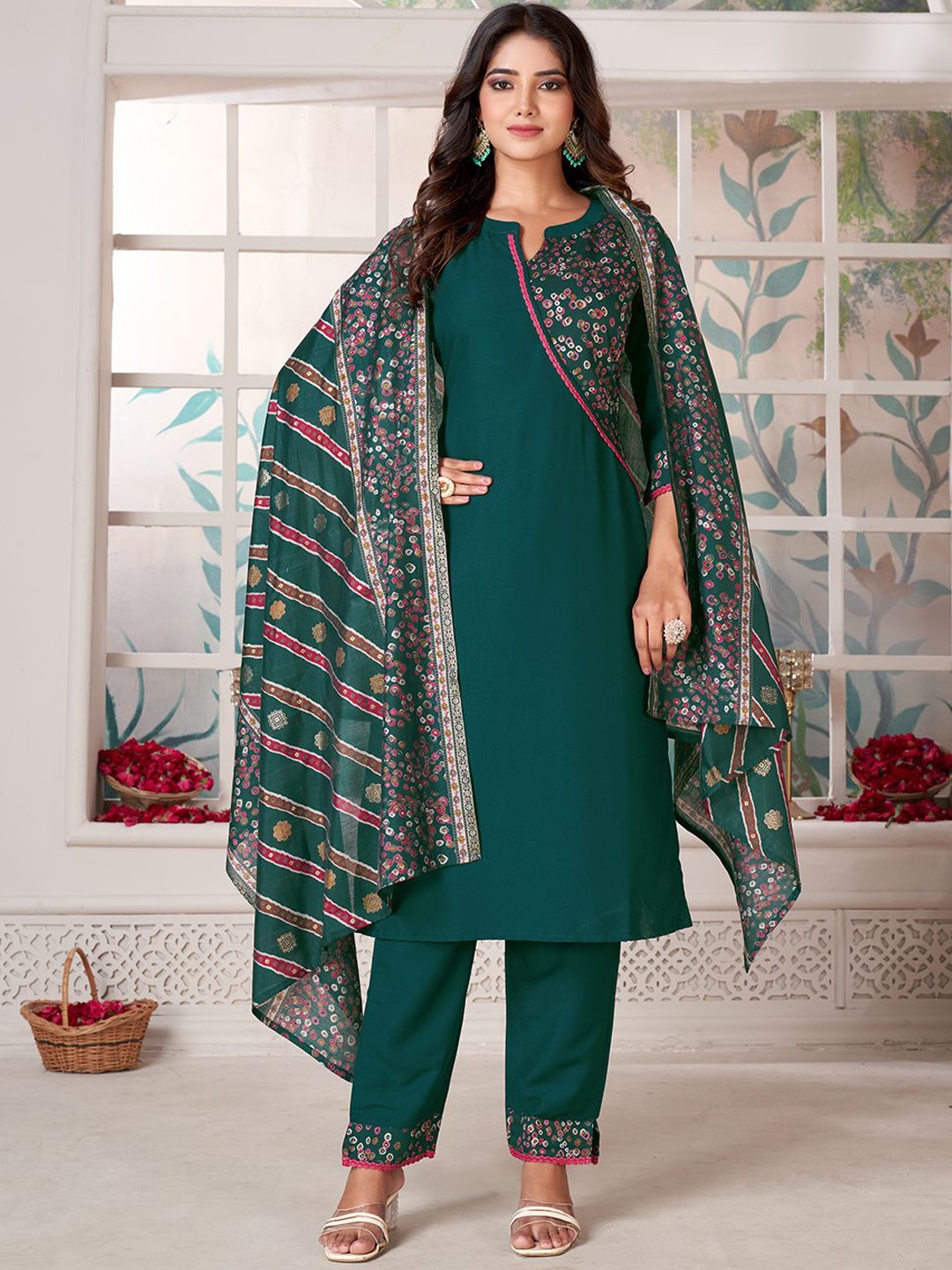 KALINI Geometric Printed Mandarin Collar Straight Kurta With Trousers & Dupatta, Green
KALINI Geometric Printed Mandarin Collar Straight Kurta With Trousers & Dupatta, Green