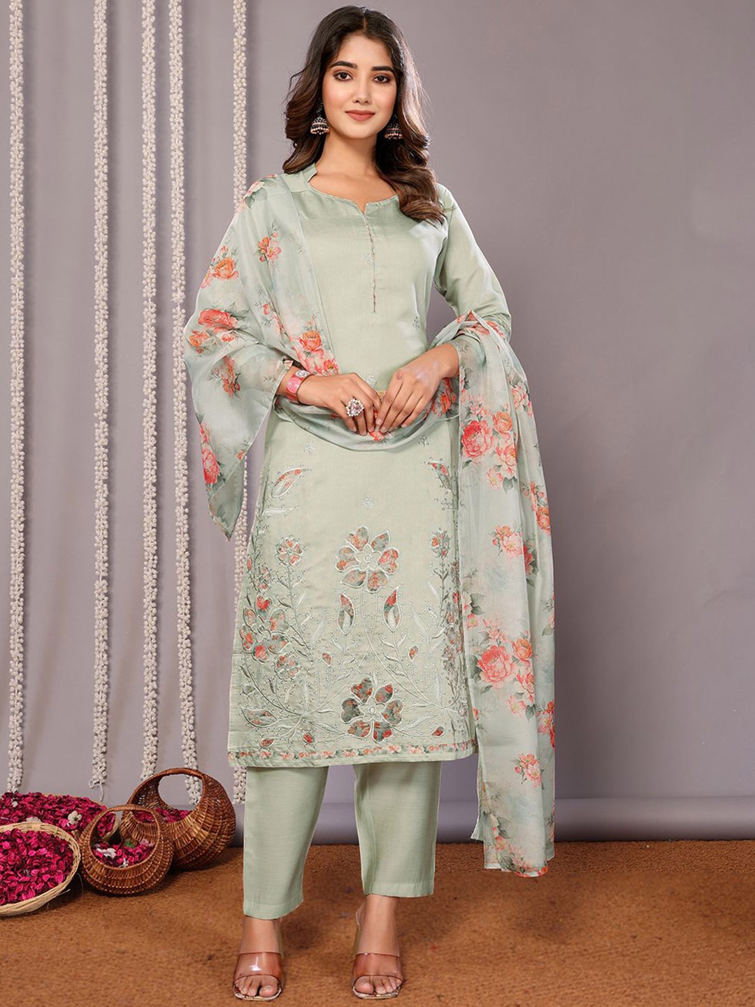 Royal Export Floral Embroidered Sequinned Straight Kurta with Trouser & Dupatta, Green
Royal Export Floral Embroidered Sequinned Straight Kurta with Trouser & Dupatta, Green