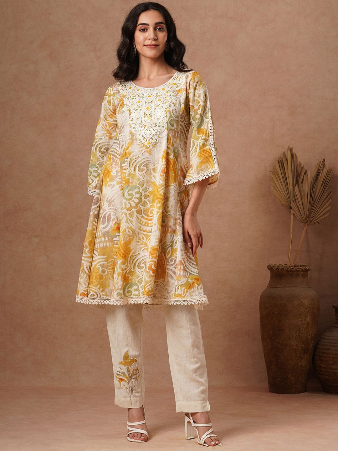 FASHOR Floral Printed Panelled Beads and Stones Pure Cotton Kurta With Trousers, Yellow
FASHOR Floral Printed Panelled Beads and Stones Pure Cotton Kurta With Trousers, Yellow
