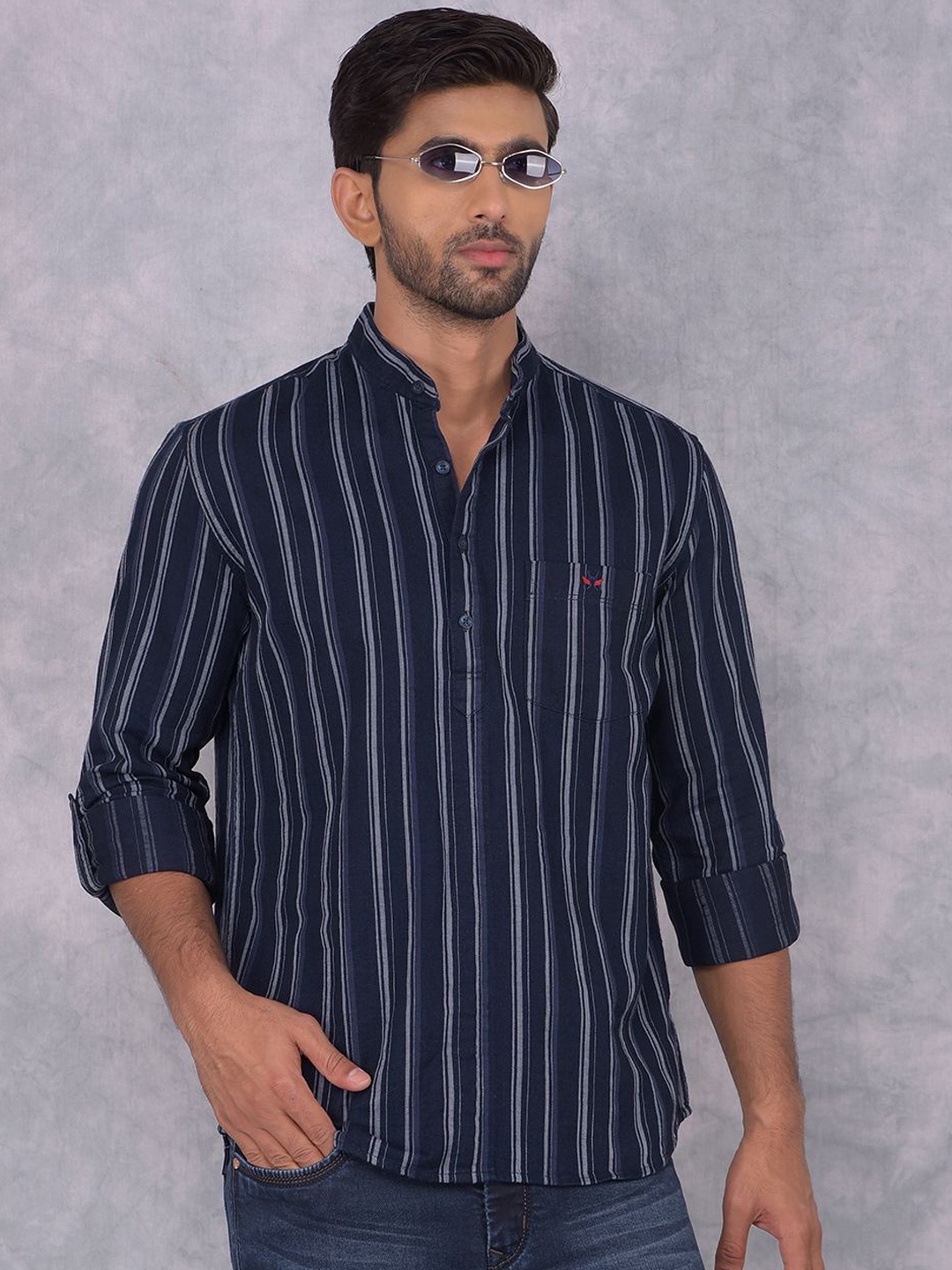 Crimsoune Club Striped Mandarin Collar Regular Pure Cotton Straight Kurta, Navy blue
Crimsoune Club Striped Mandarin Collar Regular Pure Cotton Straight Kurta, Navy blue