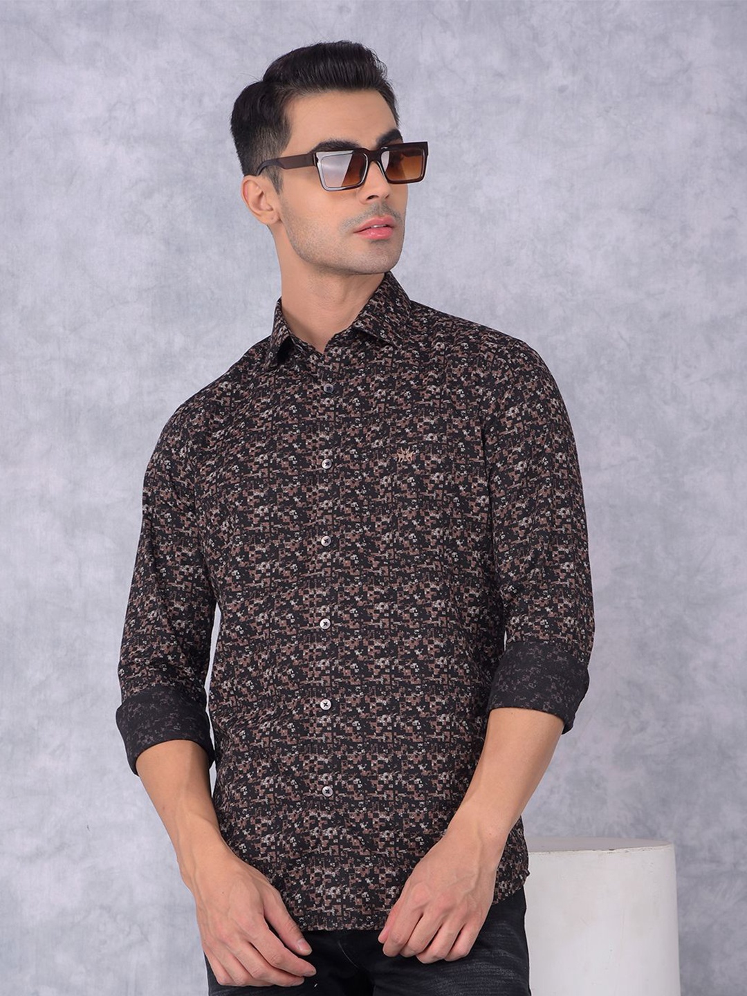 Crimsoune Club Men Smart Spread Collar Abstract Printed Cotton Slim Fit Casual Shirt, Brown
Crimsoune Club Men Smart Spread Collar Abstract Printed Cotton Slim Fit Casual Shirt, Brown