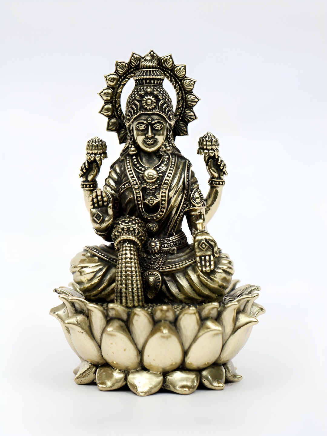 Exotic India Small Superfine Blessing Goddess Lakshmi Brass Statue Seated on Lotus, Gold
Exotic India Small Superfine Blessing Goddess Lakshmi Brass Statue Seated on Lotus, Gold