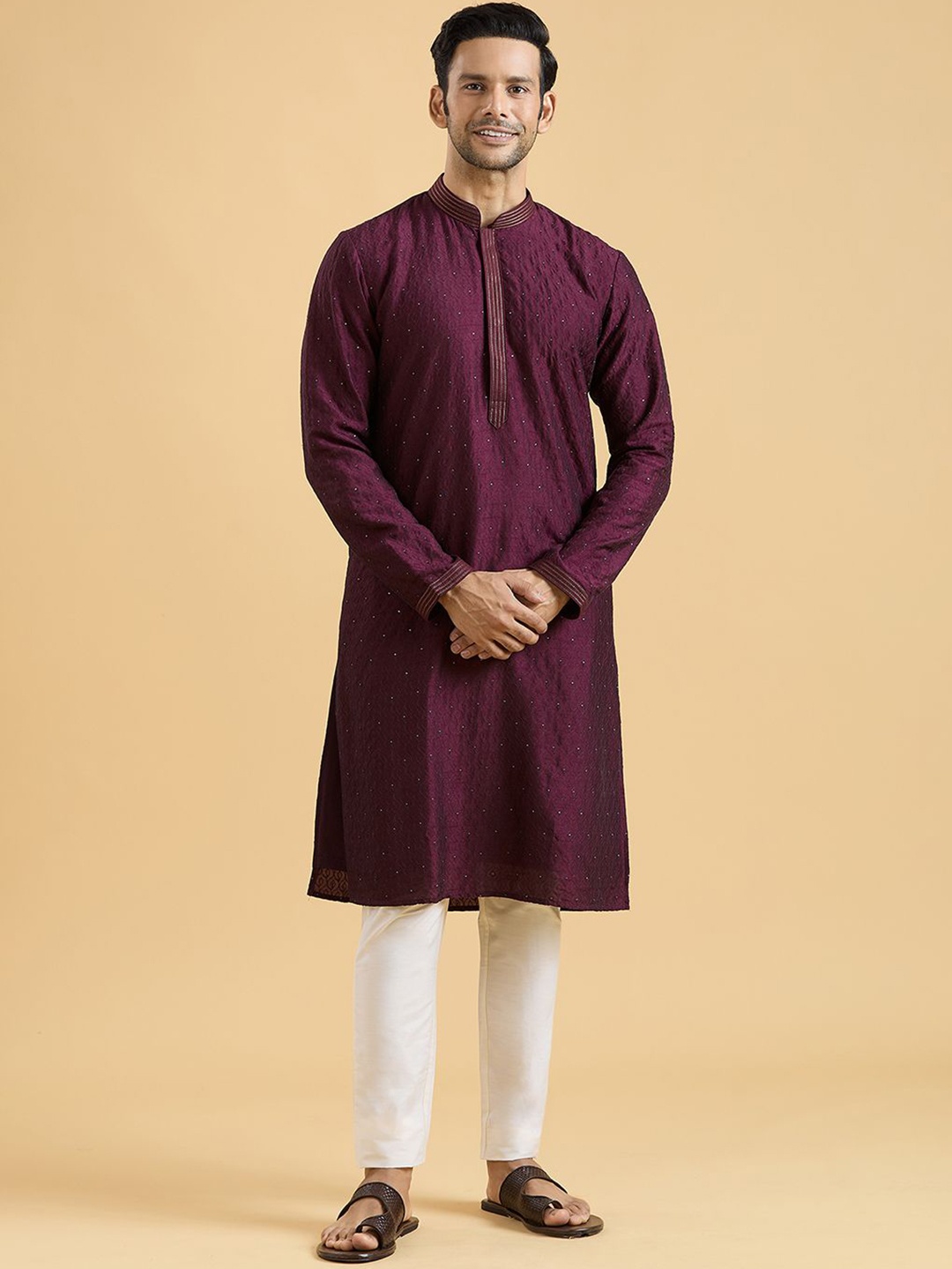 Aryavir Malhotra Men Embroidered Regular Sequinned Pure Silk Kurta with Trousers, Red
Aryavir Malhotra Men Embroidered Regular Sequinned Pure Silk Kurta with Trousers, Red