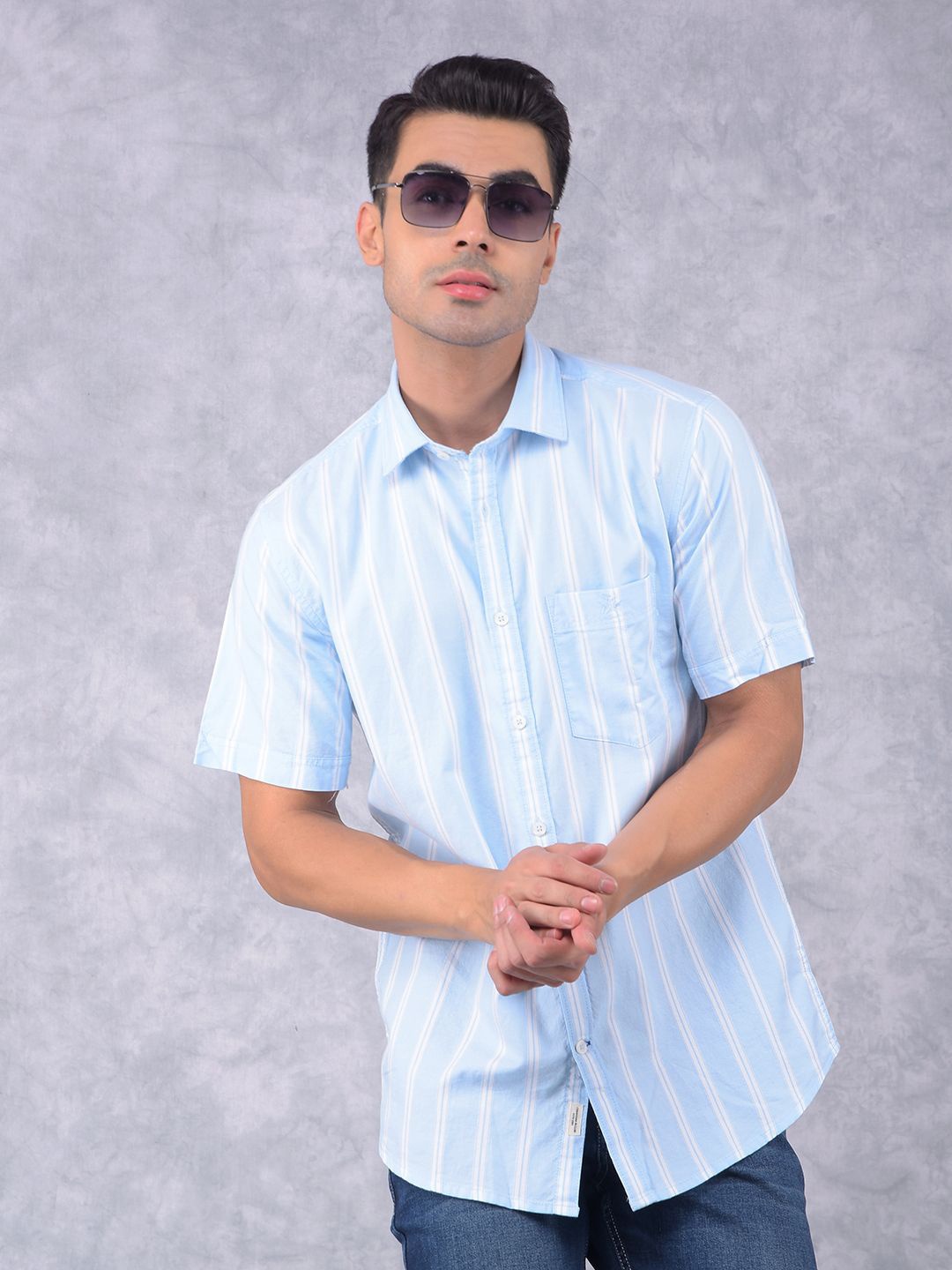 Crimsoune Club Men Smart Cutaway Collar Vertical Striped Cotton Slim Fit Casual Shirt, Blue
Crimsoune Club Men Smart Cutaway Collar Vertical Striped Cotton Slim Fit Casual Shirt, Blue