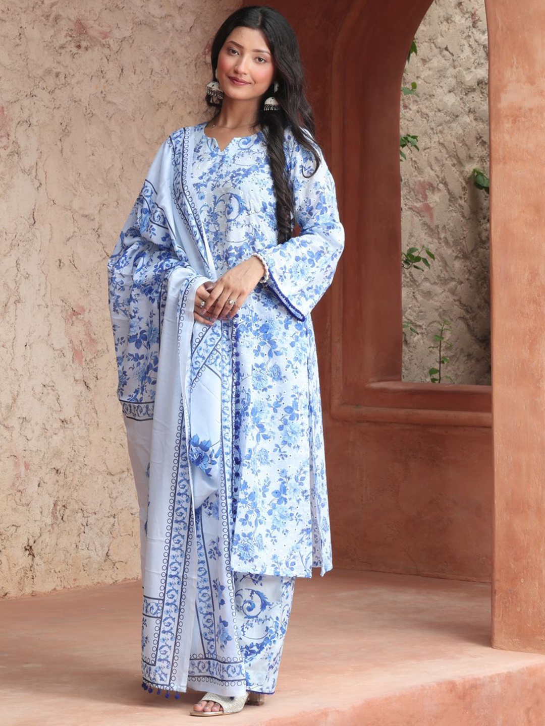 AASK Floral Printed Regular Pure Cotton Straight Kurta with Palazzos & Dupatta, Blue
AASK Floral Printed Regular Pure Cotton Straight Kurta with Palazzos & Dupatta, Blue