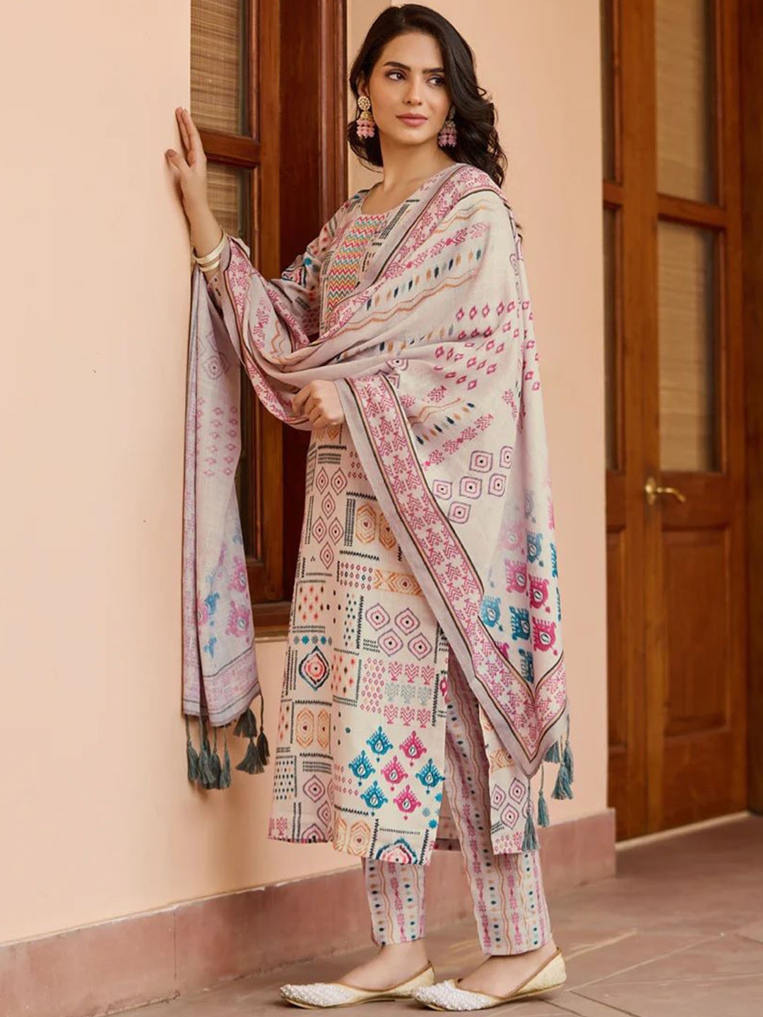 THE52 Ethnic Motifs Printed Round Neck Regular Chanderi Cotton Kurta & Trouser & Dupatta, Cream
THE52 Ethnic Motifs Printed Round Neck Regular Chanderi Cotton Kurta & Trouser & Dupatta, Cream