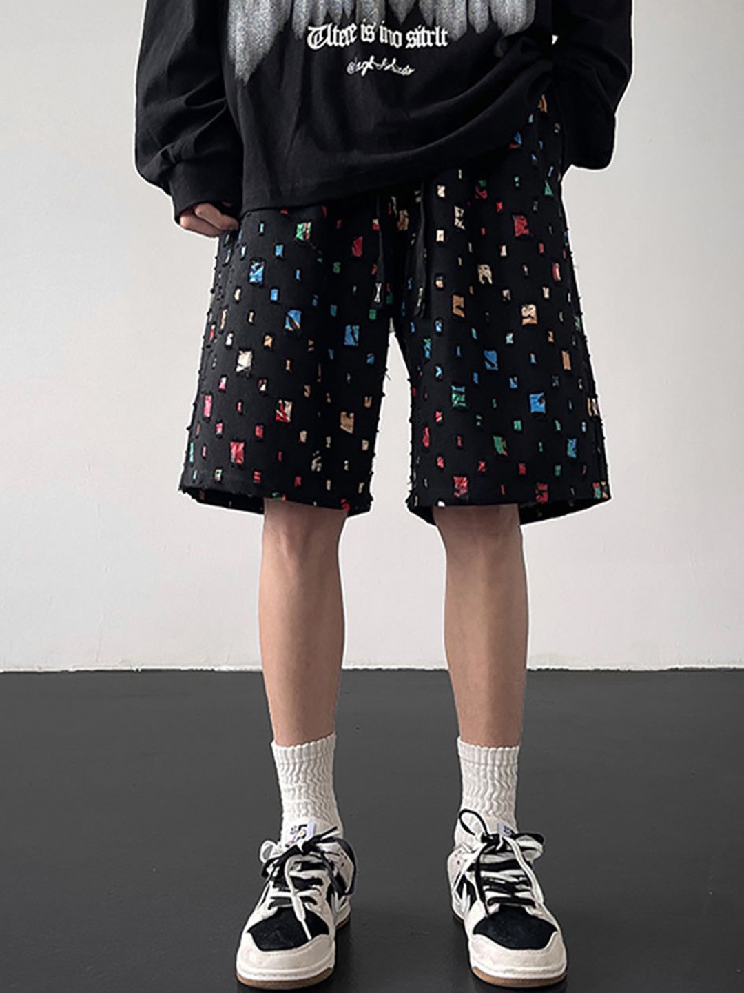 StyleCast x Revolte Men Graphic Printed Rapid-Dry Mid-Rise Regular Fit Shorts, Black
StyleCast x Revolte Men Graphic Printed Rapid-Dry Mid-Rise Regular Fit Shorts, Black