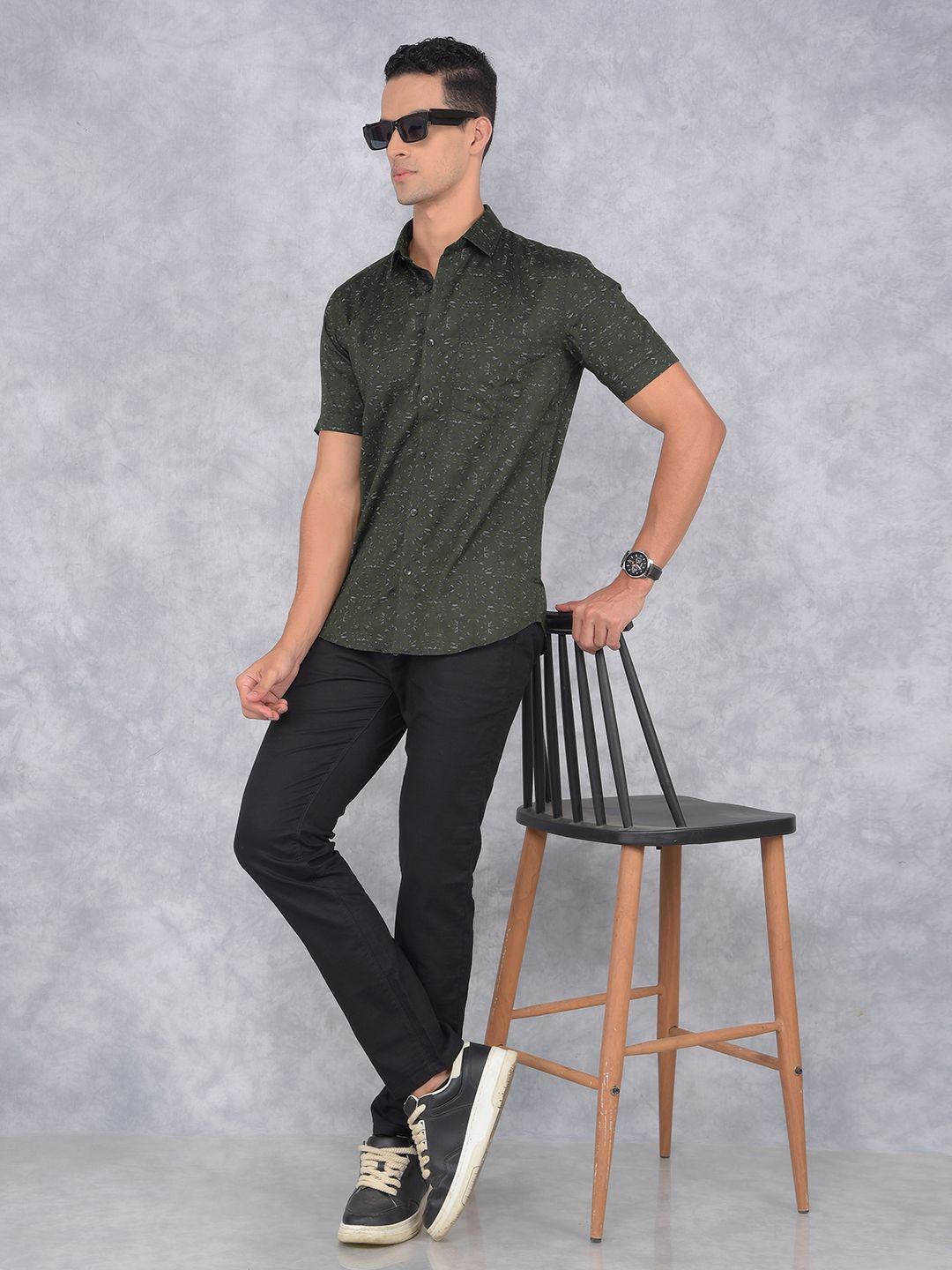 Crimsoune Club Men Smart Spread Collar Abstract Printed Cotton Slim Fit Casual Shirt, Green
Crimsoune Club Men Smart Spread Collar Abstract Printed Cotton Slim Fit Casual Shirt, Green