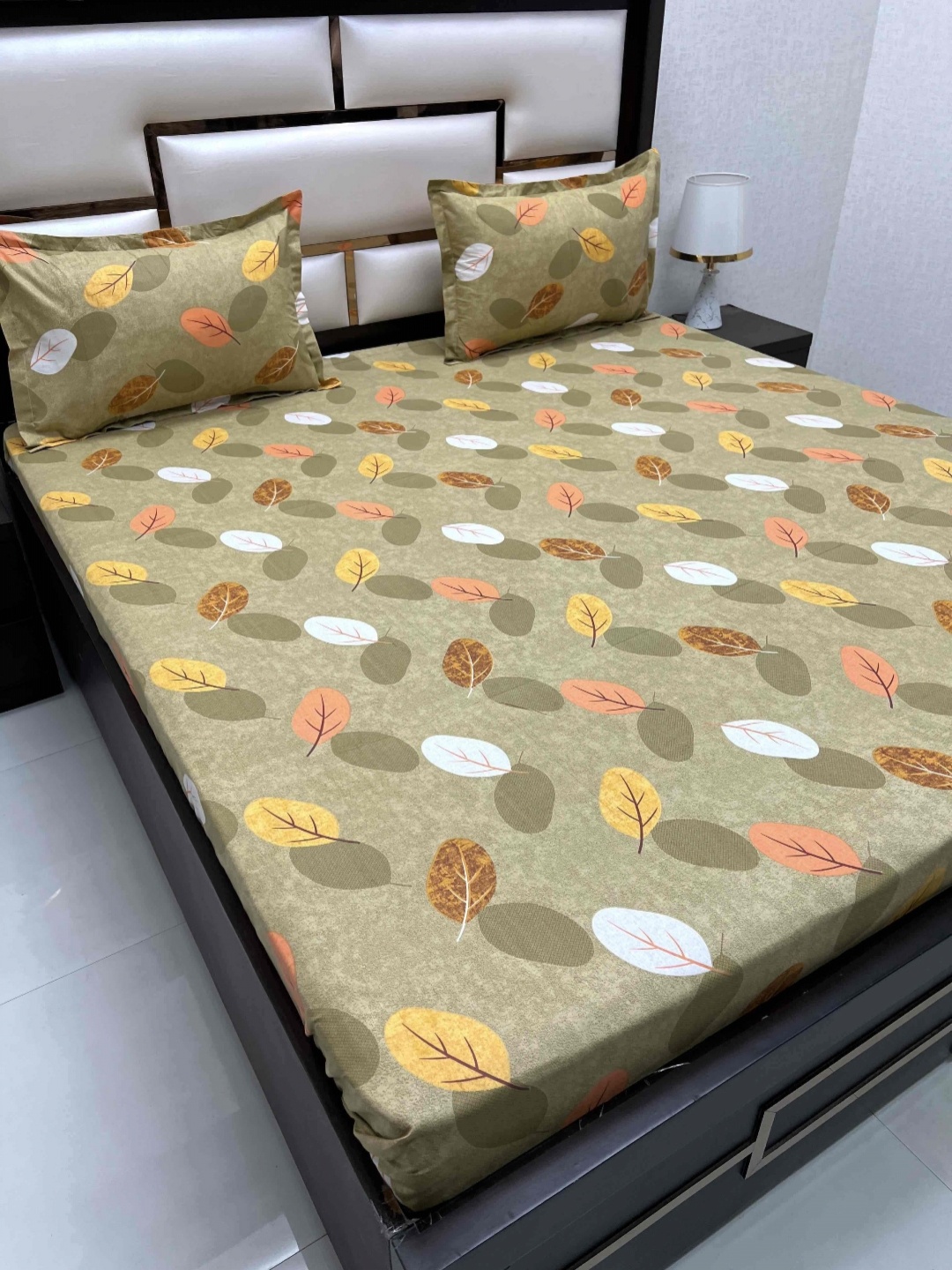 Pure Decor Passion Green Floral Printed Cotton 260 TC Queen Bedsheet Set 2.54 x 2.29m
Pure Decor Passion Green Floral Printed Cotton 260 TC Queen Bedsheet Set 2.54 x 2.29m