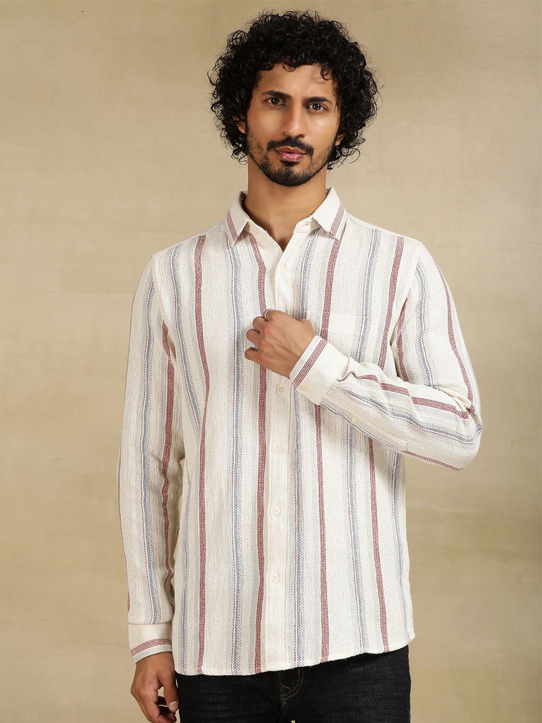 JADE BLUE Men Cutaway Collar Vertical Striped Cotton Slim Fit Casual Shirt, Off white
JADE BLUE Men Cutaway Collar Vertical Striped Cotton Slim Fit Casual Shirt, Off white