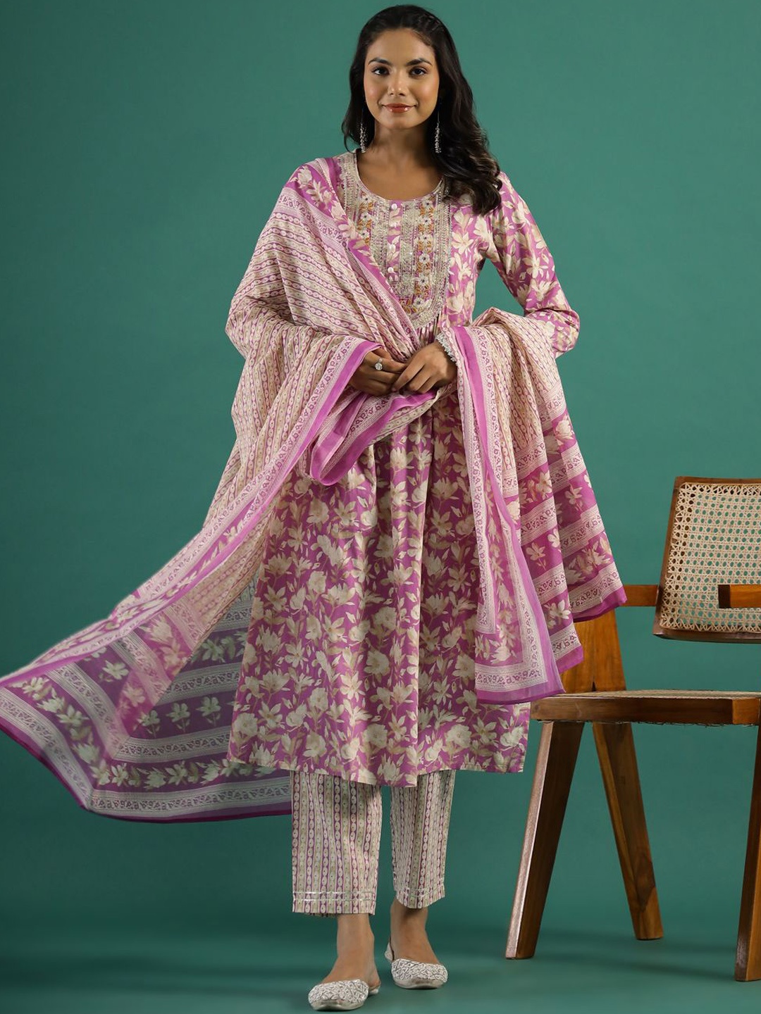Sangria Floral Printed Sequinned Pure Cotton Straight Kurta With Trouser & Dupatta, Pink
Sangria Floral Printed Sequinned Pure Cotton Straight Kurta With Trouser & Dupatta, Pink