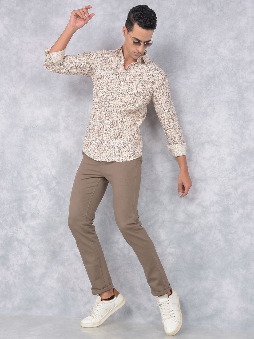 Crimsoune Club Men Smart Spread Collar Floral Printed Cotton Slim Fit Casual Shirt, Brown
Crimsoune Club Men Smart Spread Collar Floral Printed Cotton Slim Fit Casual Shirt, Brown