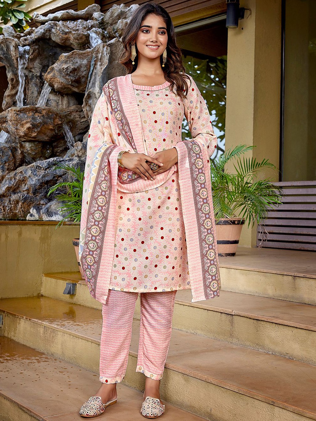 Royal Export Geometric Printed Gotta Patti Straight Kurta With Trousers & Dupatta, Pink
Royal Export Geometric Printed Gotta Patti Straight Kurta With Trousers & Dupatta, Pink