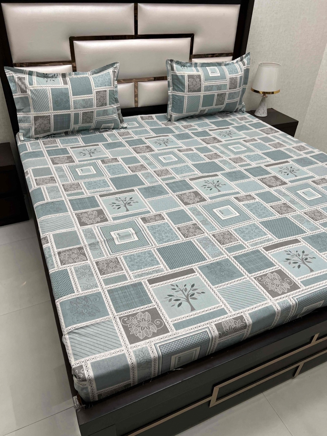 Pure Decor Passion Green Printed Pure Cotton 330 TC Queen Bedsheet Set 2.29 m x 2.52 m
Pure Decor Passion Green Printed Pure Cotton 330 TC Queen Bedsheet Set 2.29 m x 2.52 m