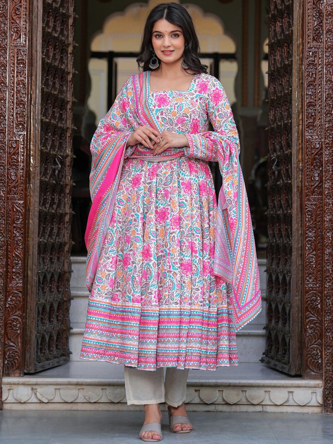 Sitaram Designer Floral Printed Long Sleeves Pure Cotton Kurta With Trouser With Dupatta, Pink
Sitaram Designer Floral Printed Long Sleeves Pure Cotton Kurta With Trouser With Dupatta, Pink