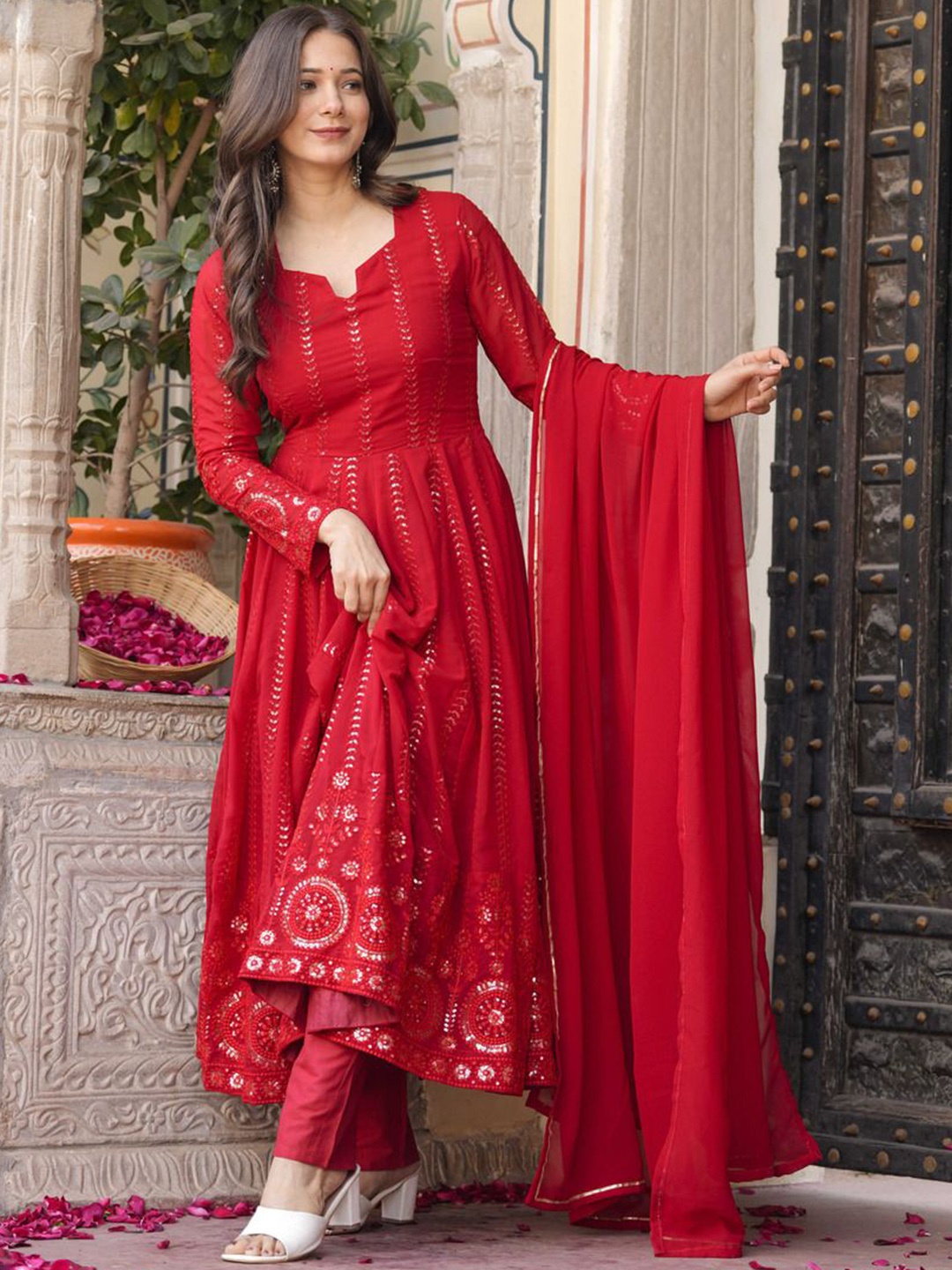 Vama Heritage Floral Embroidered Regular Mirror Work Georgette Kurta & Trouser & Dupatta, Red
Vama Heritage Floral Embroidered Regular Mirror Work Georgette Kurta & Trouser & Dupatta, Red